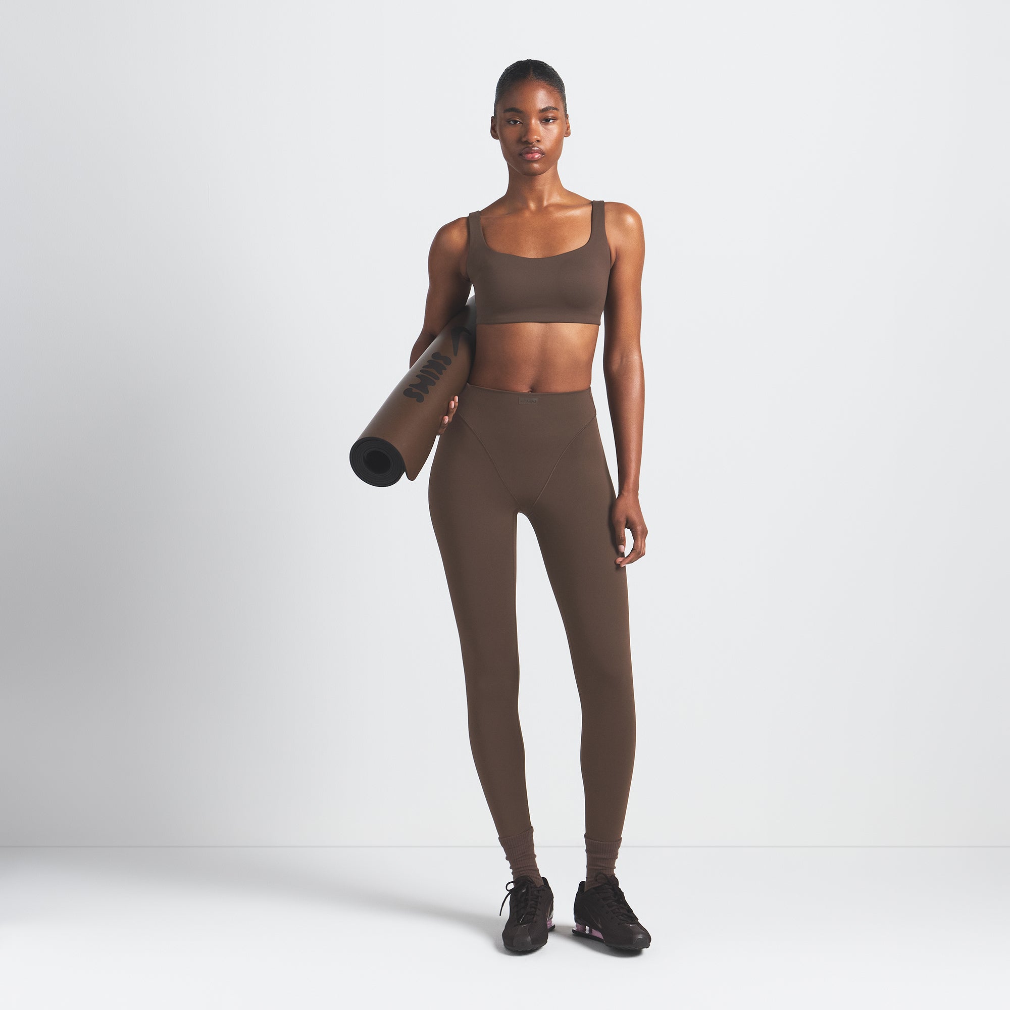 NikeSKIMS MATTE SCOOP NECK BRA | DARK SEPIA | SKIMS NikeSKIMS MATTE SCOOP NECK BRA | DARK SEPIA | SKIMS
