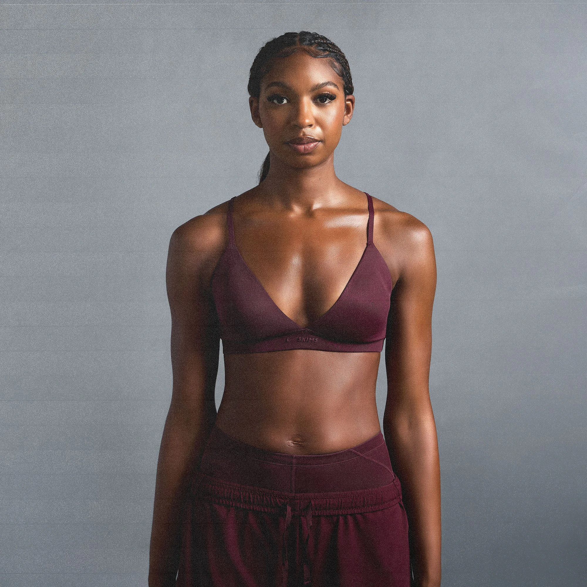 NikeSKIMS SHINE TRIANGLE BRA | CURRANT ON A MODEL SIDE VIEW @ | FOCUS: 0.0, 1.0, 0.9