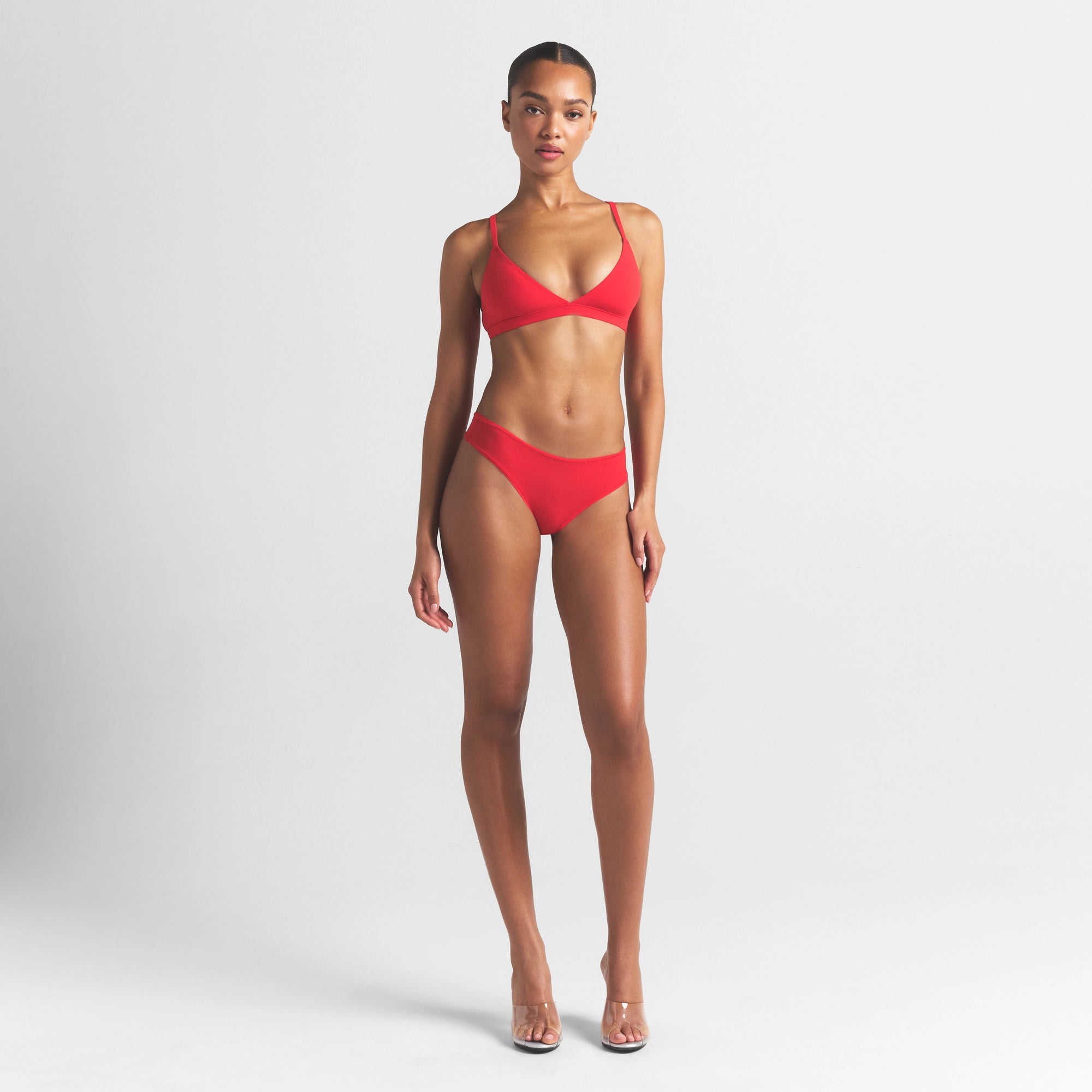 FITS EVERYBODY TRIANGLE BRALETTE | CHERRY ON A MODEL FRONT VIEW @ | FOCUS: 0.0, 1.0, 0.9