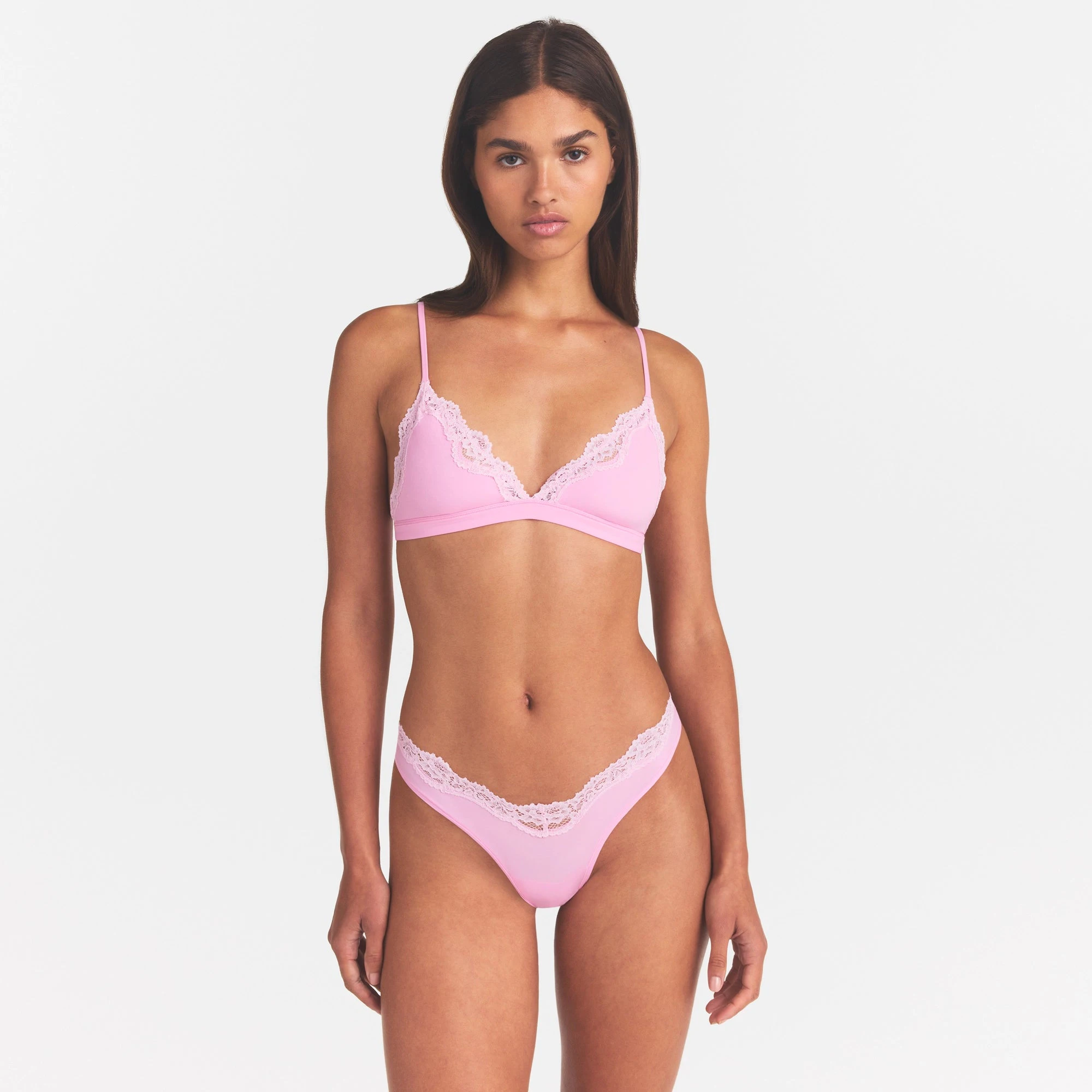 FITS EVERYBODY LACE TRIANGLE BRALETTE | BUBBLEGUM TONAL ON A MODEL SIDE VIEW