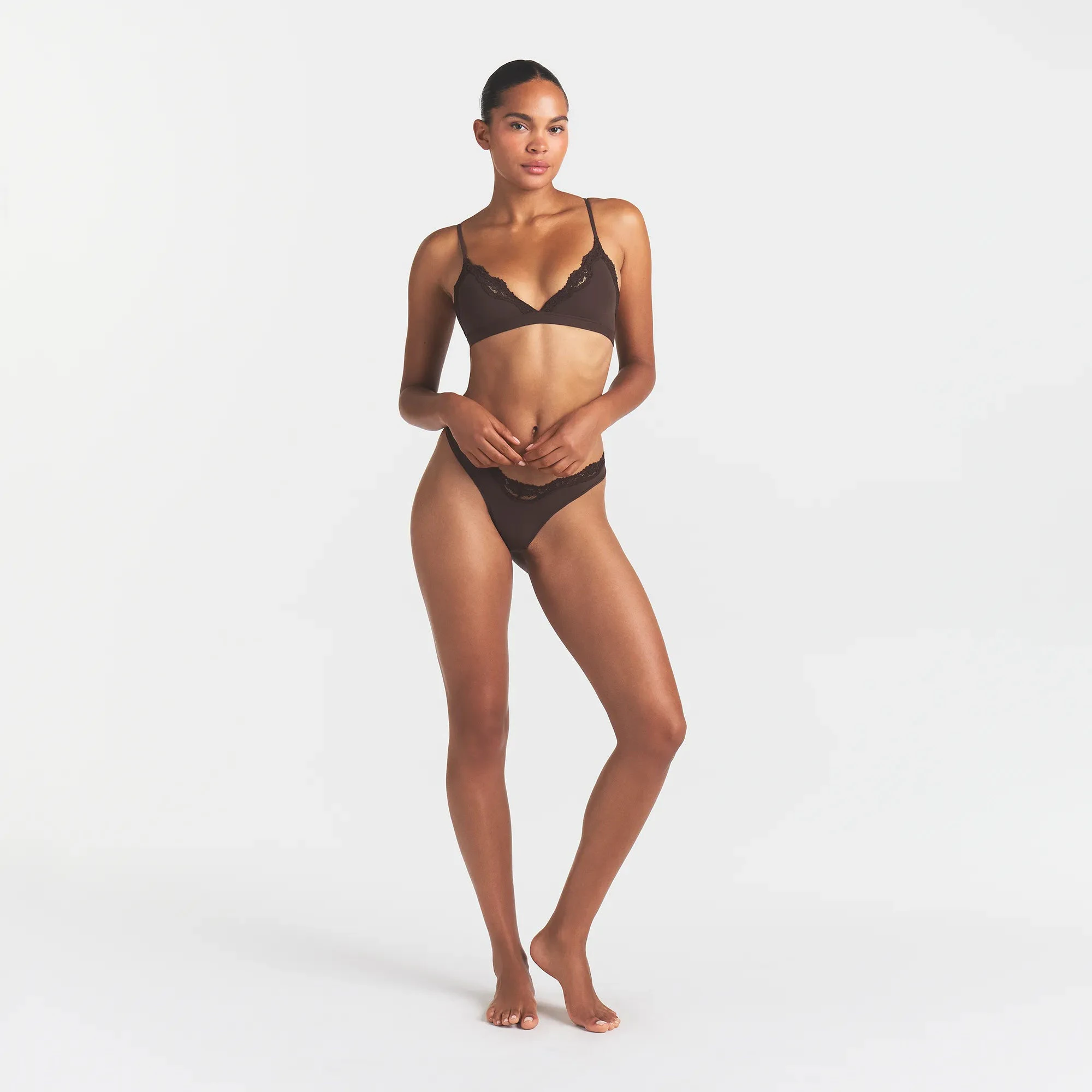 FITS EVERYBODY LACE TRIANGLE BRALETTE| ESPRESSO ON A MODEL FRONT VIEW @ | FOCUS: 0.0, 1.0, 0.9