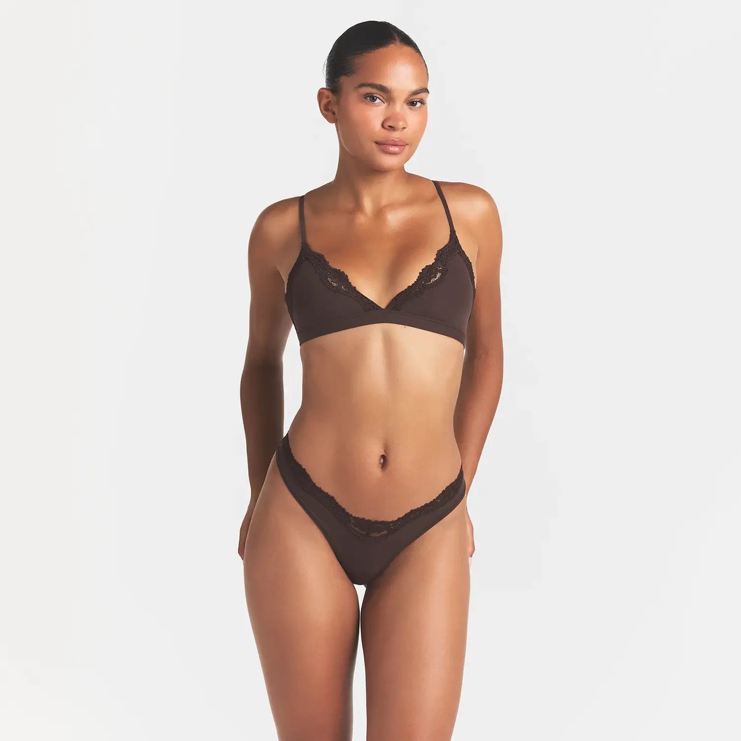 FITS EVERYBODY LACE TRIANGLE BRALETTE| ESPRESSO ON A MODEL FRONT VIEW @ | FOCUS: 0.0, 1.0, 0.9