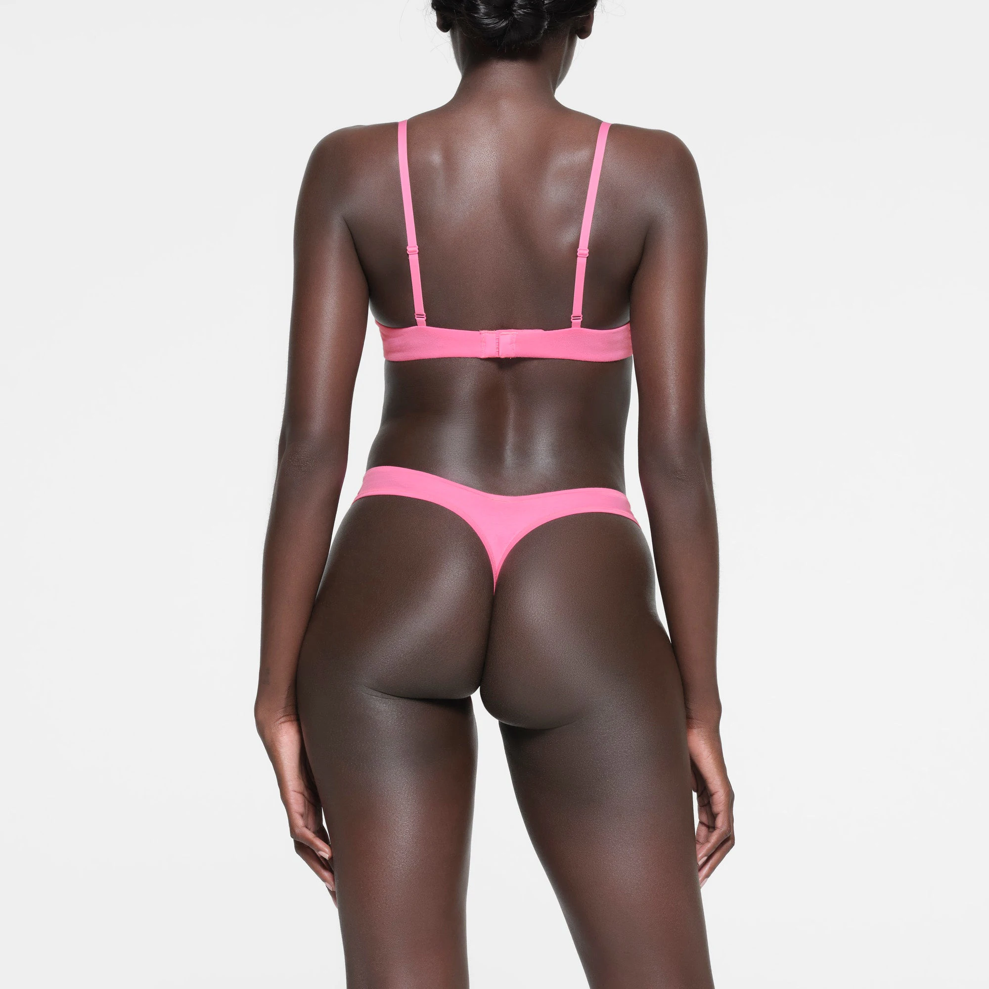 COTTON JERSEY T-SHIRT BRA | SUGAR PINK ON A MODEL BACK VIEW
