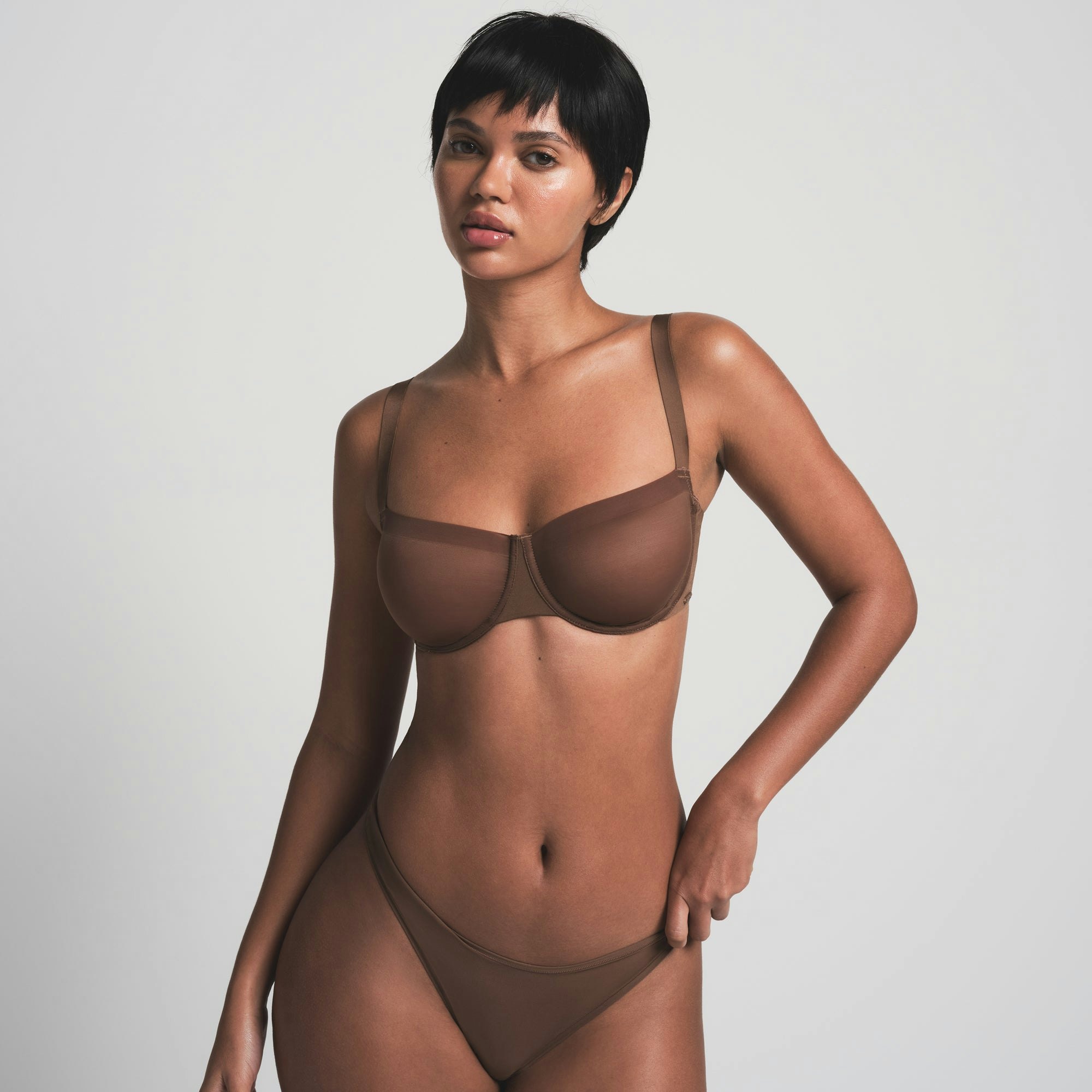 NO SHOW UNLINED BALCONETTE BRA | JASPER ON A MODEL FRONT VIEW | FOCUS: 0.0, 1.0, 0.9