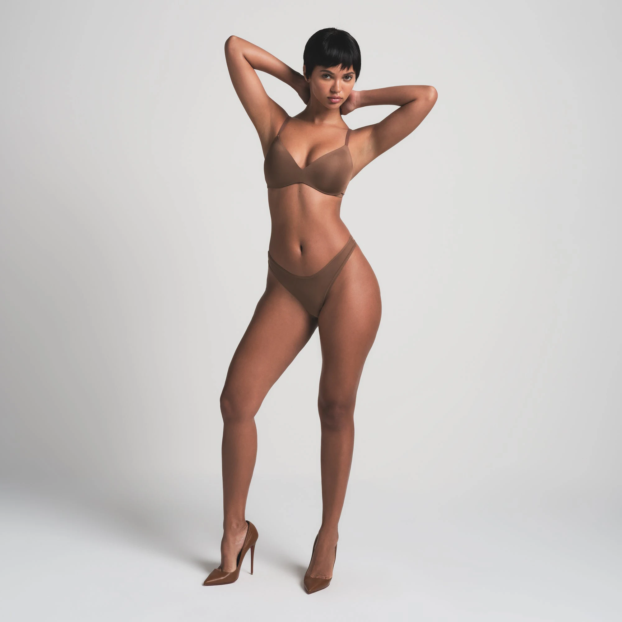 WIRELESS FORM PUSH UP PLUNGE BRA IN JASPER | ON A MODEL FRONT VIEW @ | FOCUS: 0.0, 1.0, 0.9