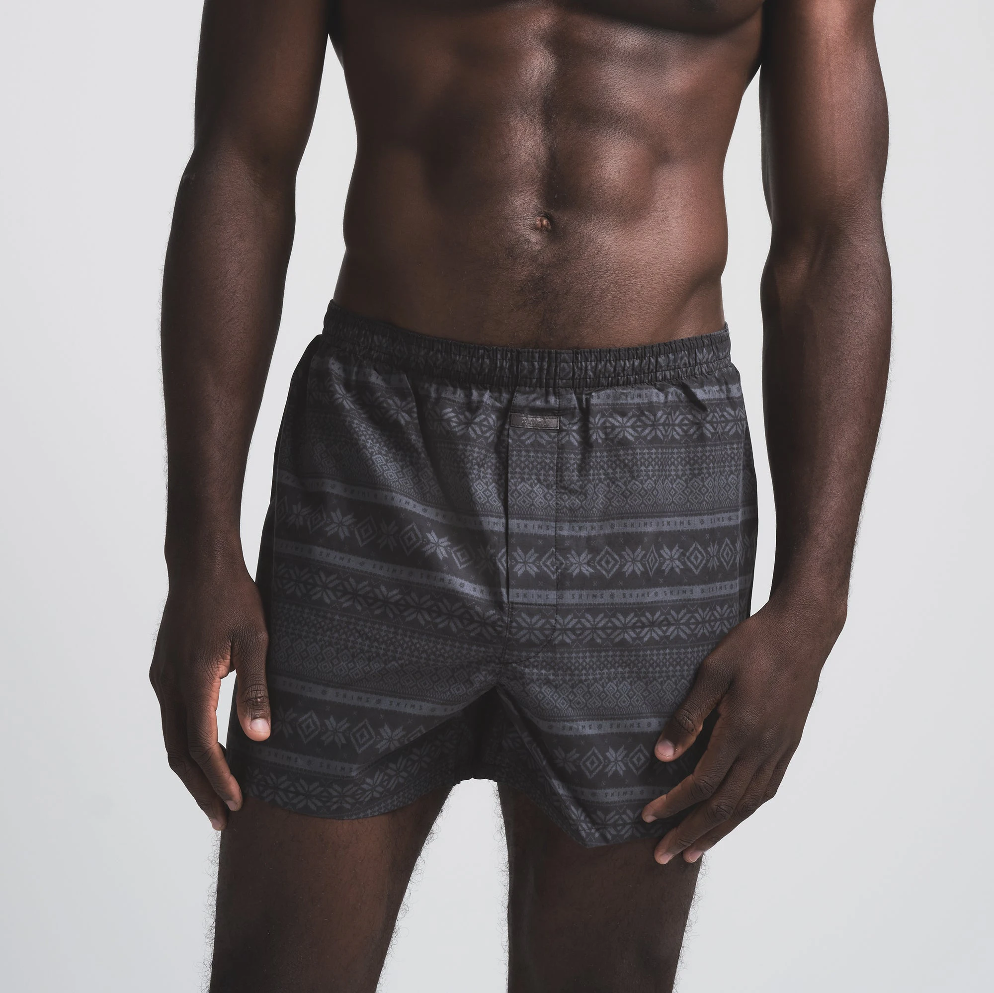COTTON POPLIN MENS BOXER 3-PACK | ONYX ASH FAIR ISLE ON A MODEL SIDE VIEW