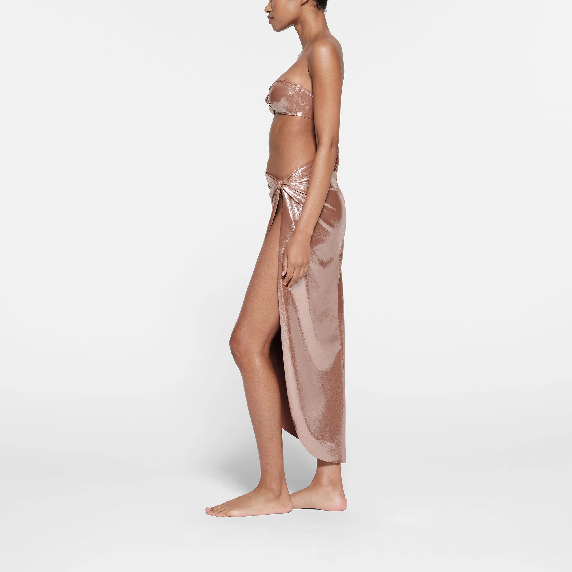 LIQUID SHINE SWIM KNOTTED BANDEAU BIKINI TOP | CINNAMON ON A MODEL SIDE VIEW