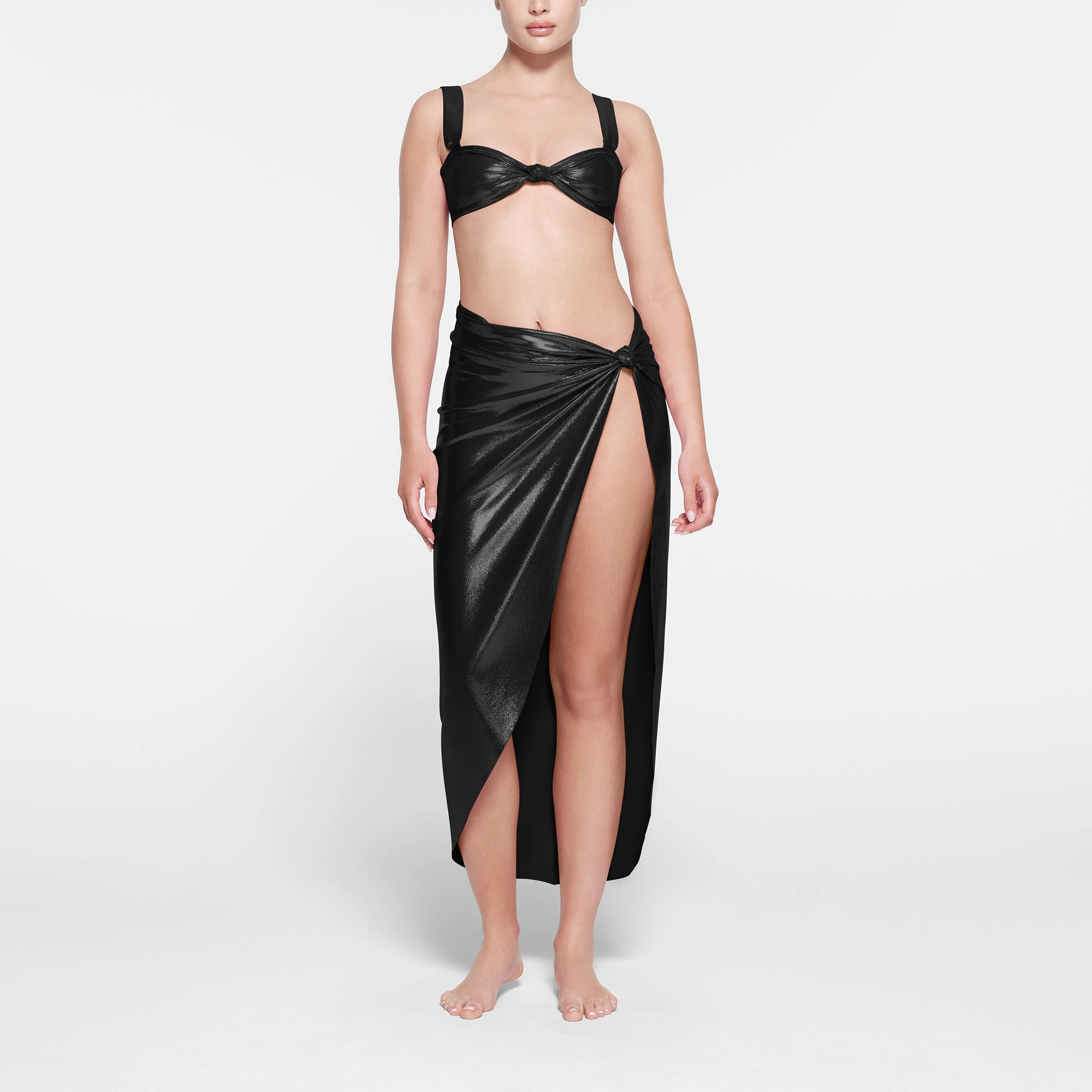 LIQUID SHINE SWIM KNOTTED BANDEAU BIKINI TOP | ONYX ON A MODEL FRONT VIEW