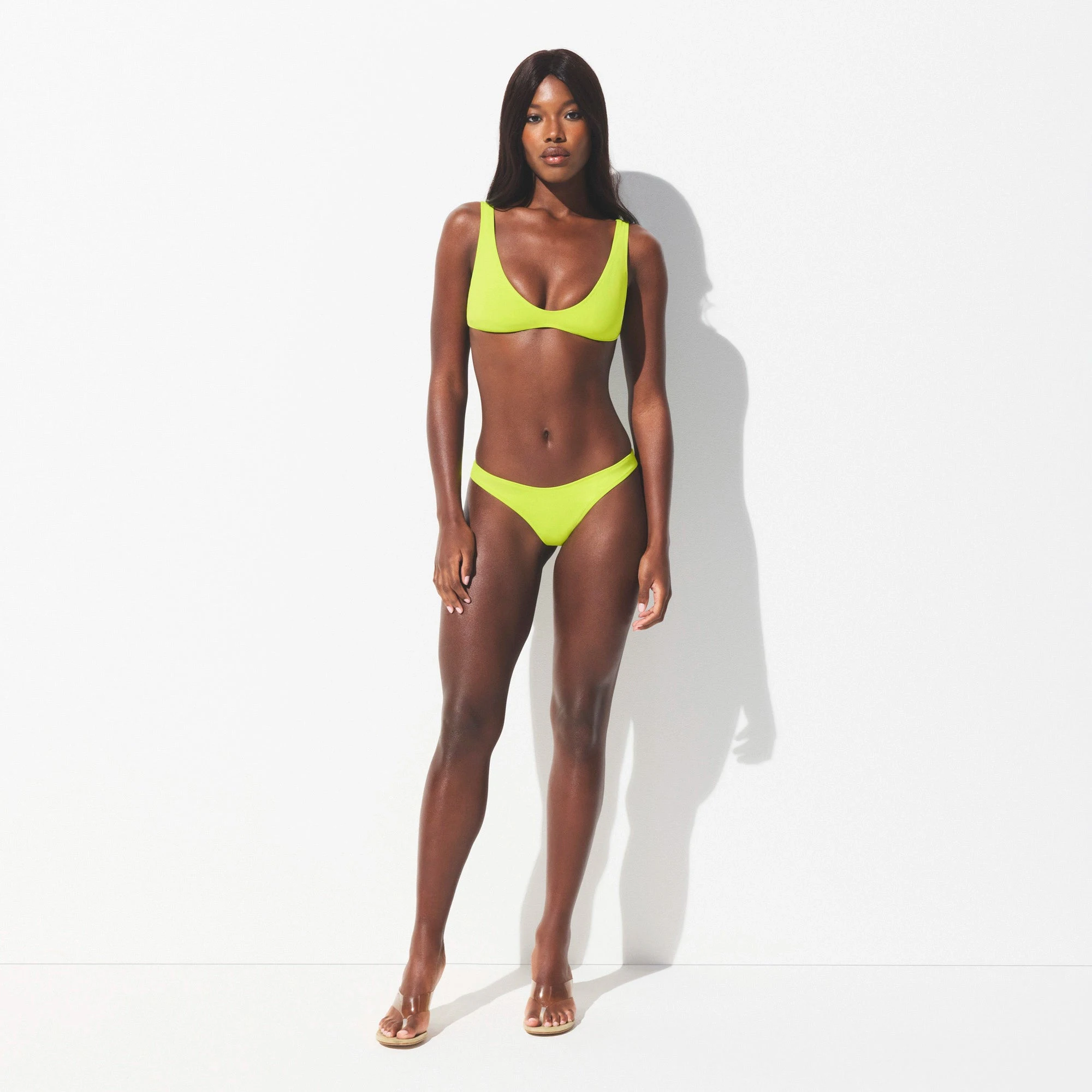 SIGNATURE SWIM PLUNGE BIKINI TOP | SPHENE ON A MODEL FRONT VIEW