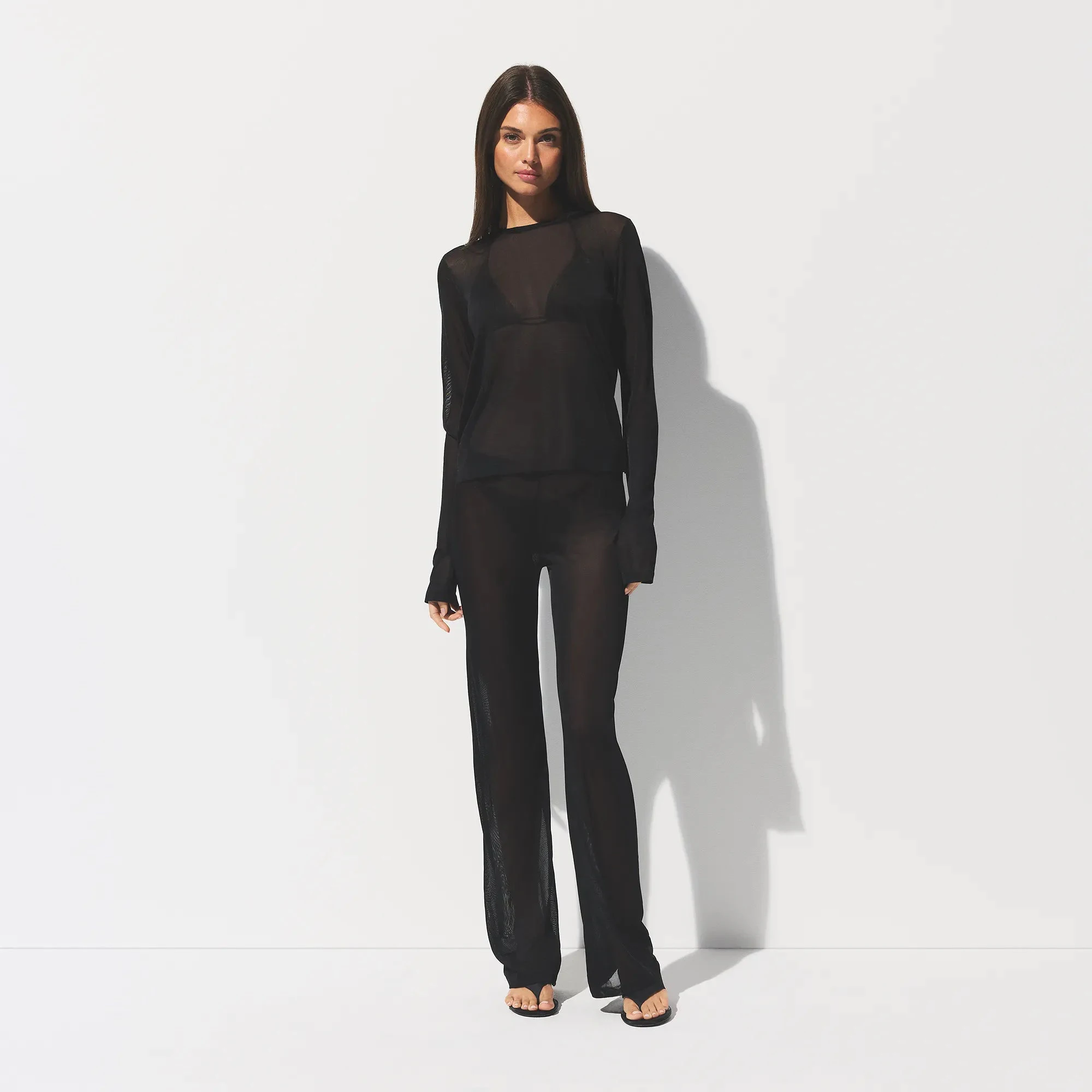 SLINKY KNIT LOW RISE PANT | OBSIDIAN ON A MODEL FRONT VIEW @ | FOCUS: 0.0, 1.0, 0.9