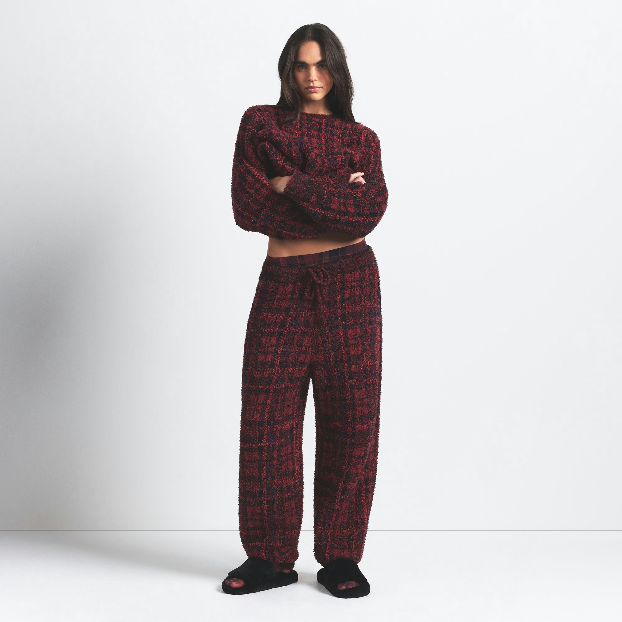 COZY OVERSIZED JOGGER | MERLOT NAVY PLAID ON A MODEL FRONT VIEW @ | FOCUS: 0.0, 1.0, 0.9