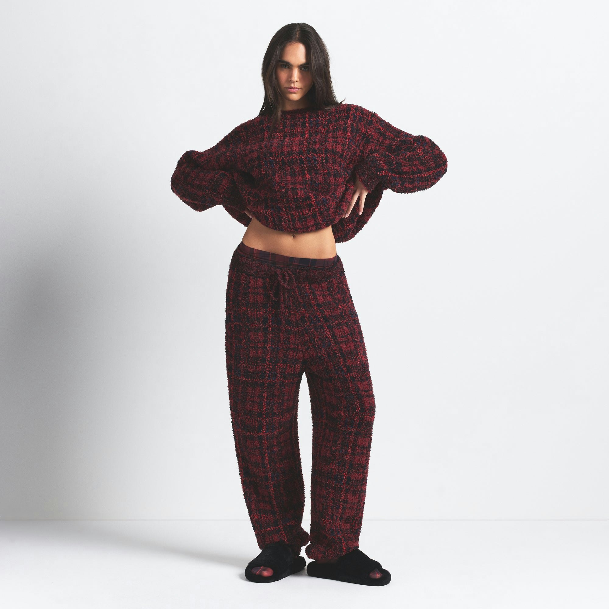 COZY OVERSIZED JOGGER | MERLOT NAVY PLAID ON A MODEL FRONT VIEW @ | FOCUS: 0.0, 1.0, 0.9