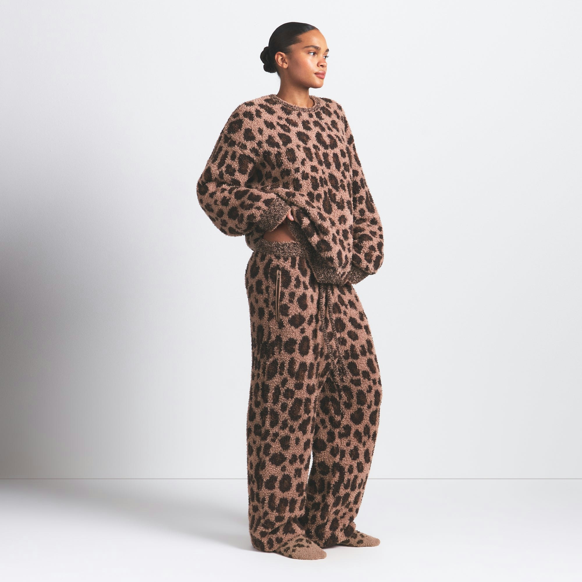 COZY OVERSIZED JOGGER | SIENNA LEOPARD PRINT ON A MODEL FRONT VIEW @ | FOCUS: 0.0, 1.0, 0.9