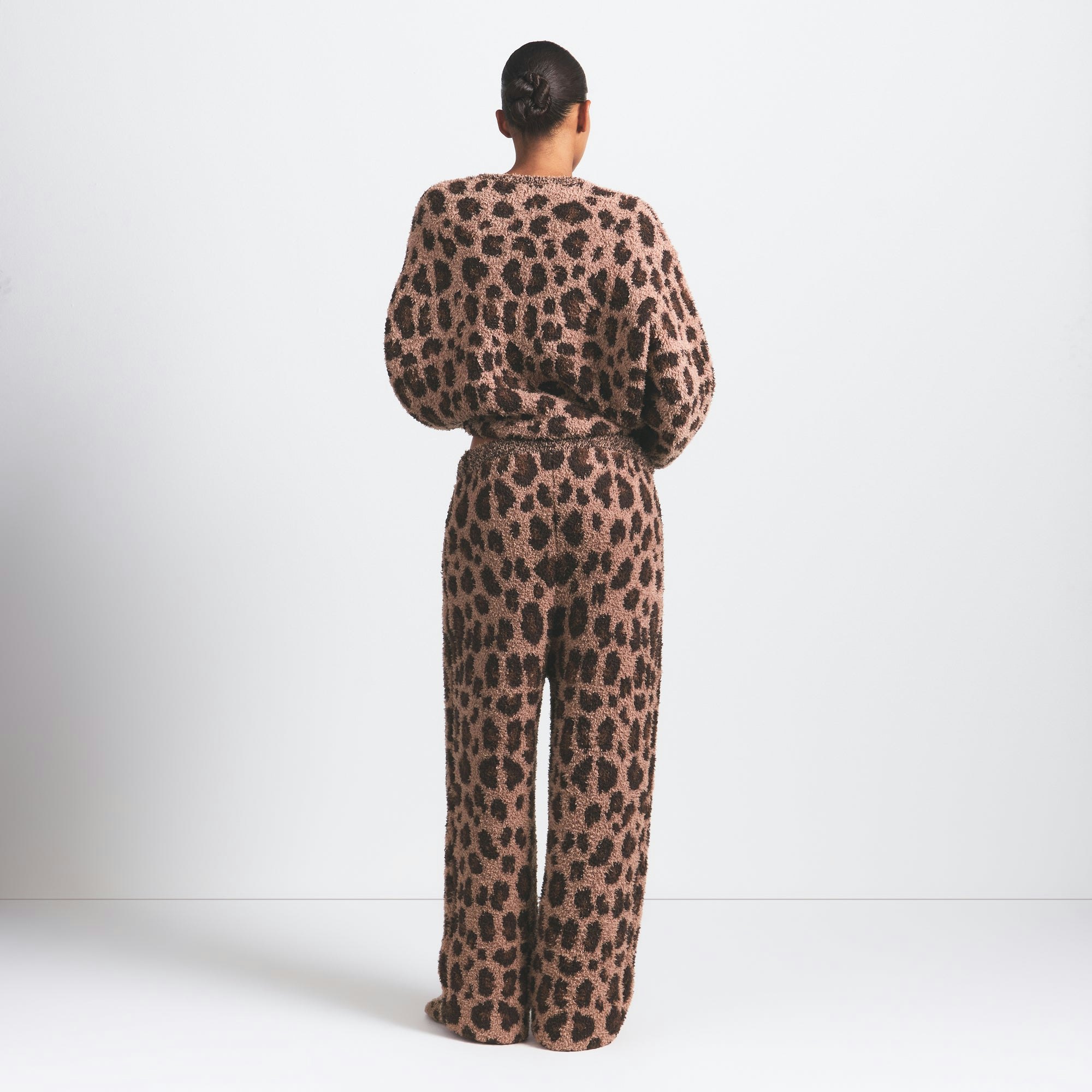 COZY OVERSIZED JOGGER | SIENNA LEOPARD PRINT ON A MODEL FRONT VIEW @ | FOCUS: 0.0, 1.0, 0.9