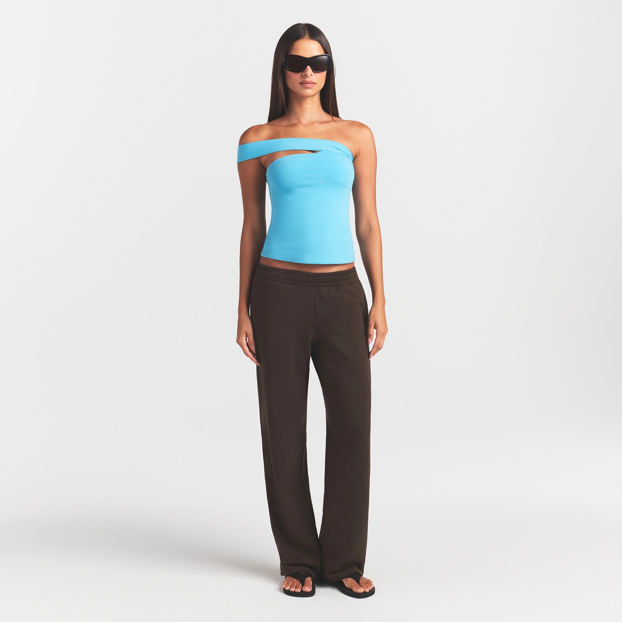 FRENCH TERRY STRAIGHT LEG PANT | ESPRESSO ON A MODEL FRONT VIEW @ | FOCUS: 0.0, 1.0, 0.9