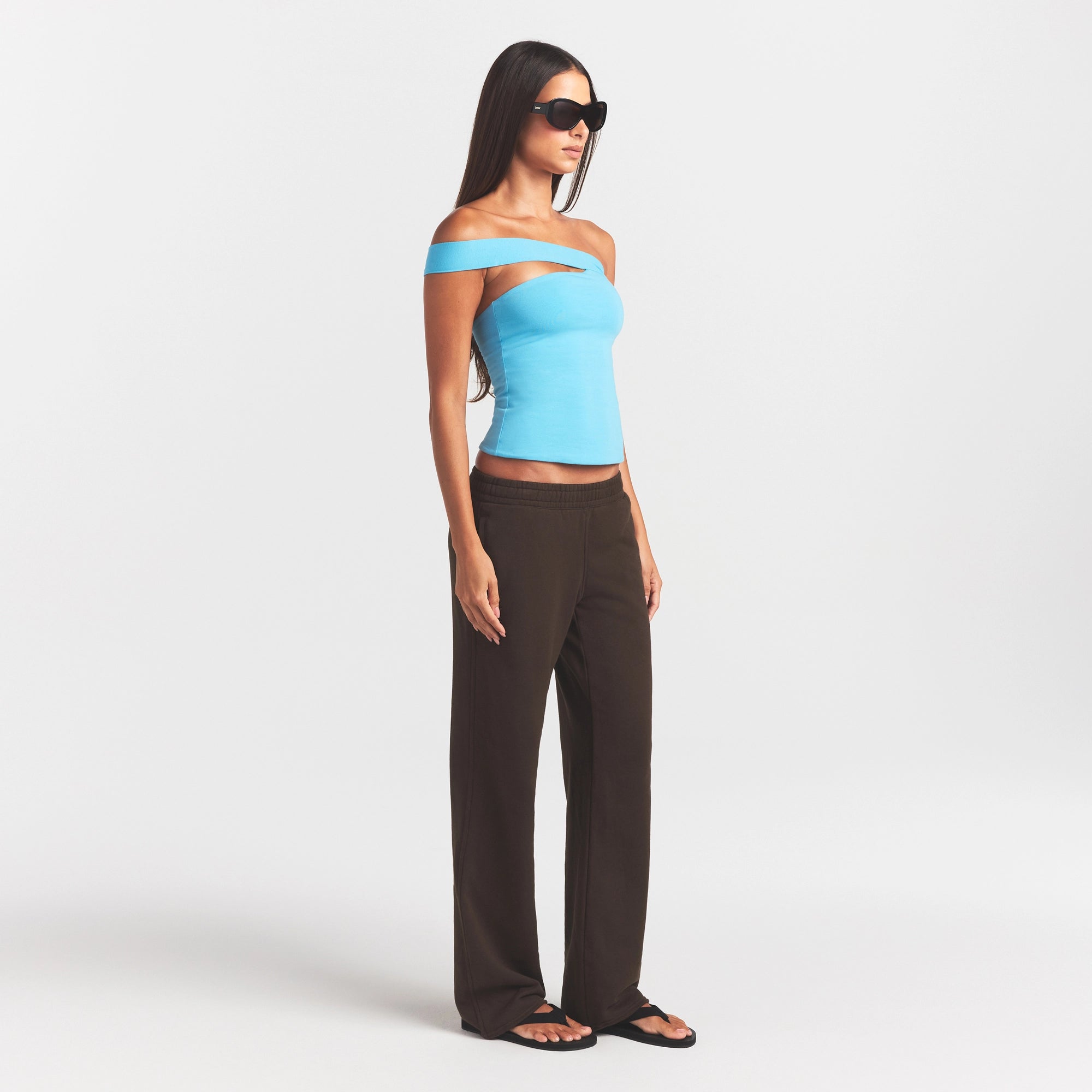 FRENCH TERRY STRAIGHT LEG PANT | ESPRESSO ON A MODEL FRONT VIEW @ | FOCUS: 0.0, 1.0, 0.9