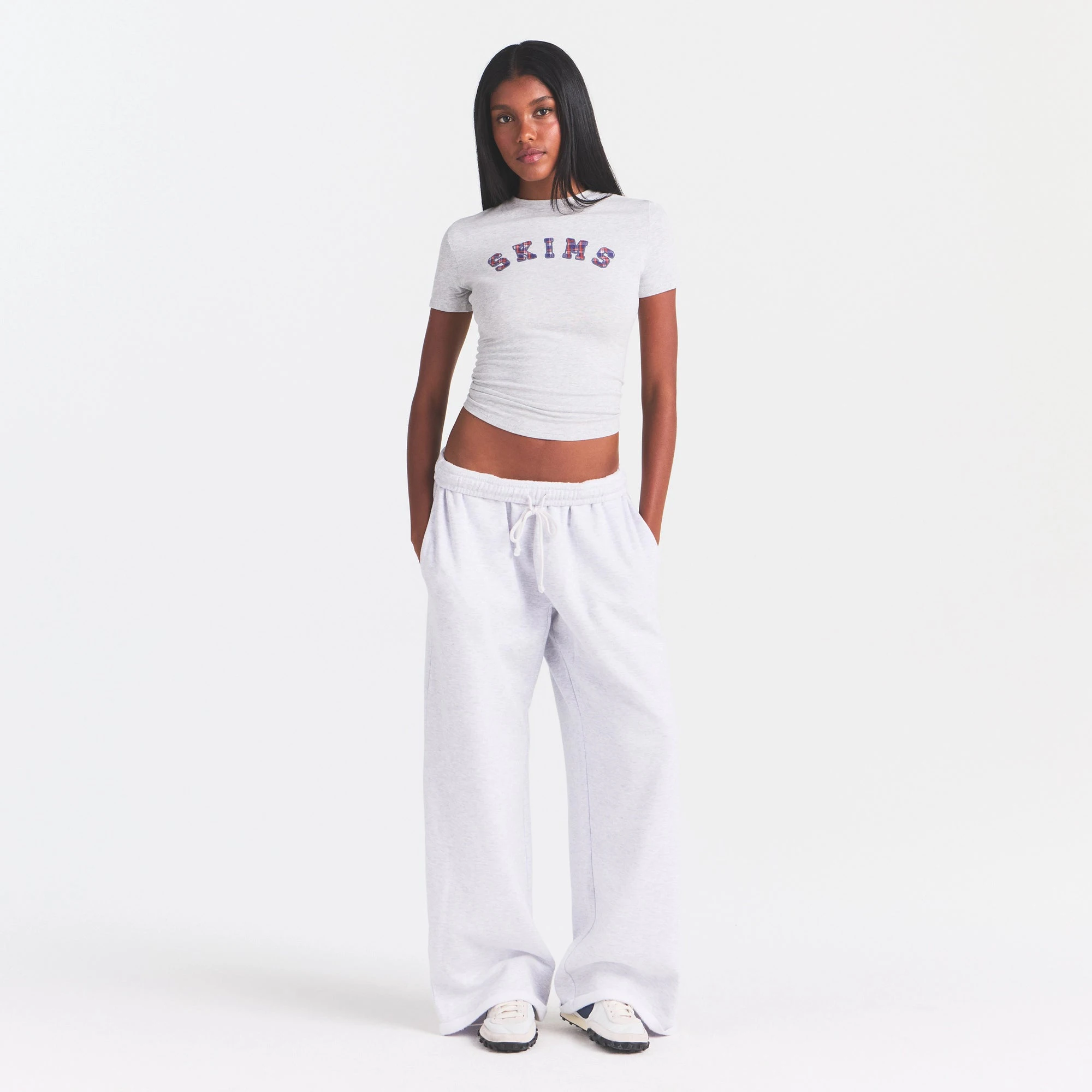 COTTON FLEECE OVERSIZED STRAIGHT LEG PANT | LIGHT HEATHER GREY ON A MODEL FRONT VIEW @ | FOCUS: 0.0, 1.0, 0.9