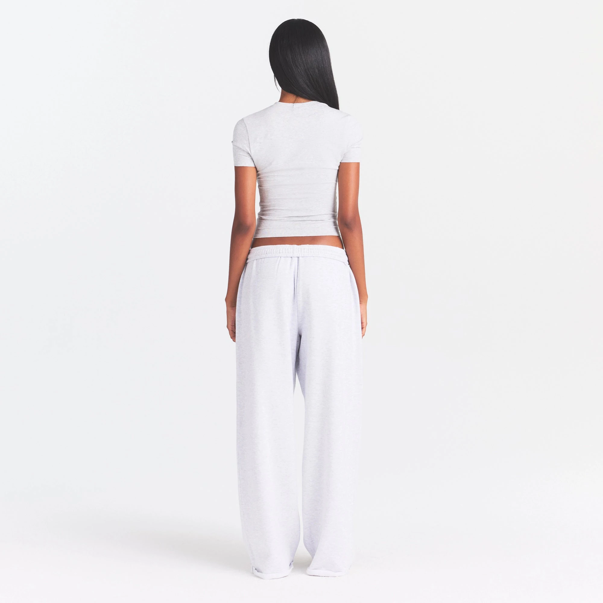 COTTON FLEECE OVERSIZED STRAIGHT LEG PANT | LIGHT HEATHER GREY ON A MODEL FRONT VIEW @ | FOCUS: 0.0, 1.0, 0.9