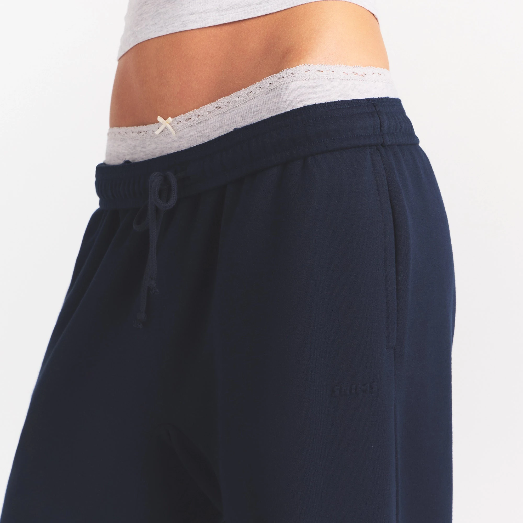 COTTON FLEECE OVERSIZED STRAIGHT LEG PANT | NAVY ON A MODEL SIDE VIEW @ | FOCUS: 0.0, 1.0, 0.9
