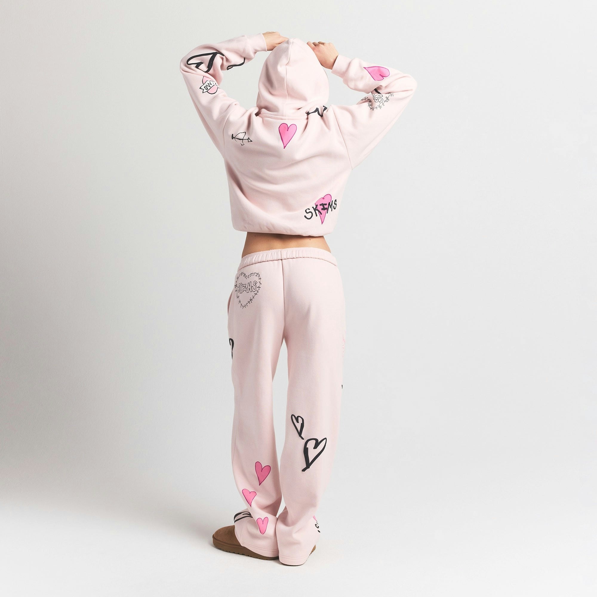COTTON FLEECE CLASSIC STRAIGHT LEG PANT | BARELY PINK ANGEL SKETCH ON A MODEL BACK VIEW @ | FOCUS: 0.0, 1.0, 0.9