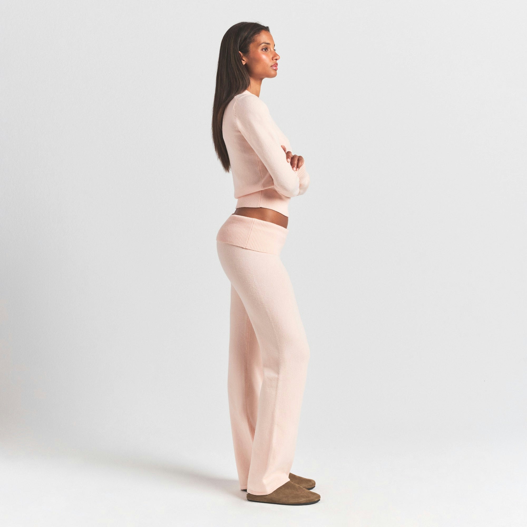 SWEATER KNITS PANT | PRIMROSE ON A MODEL SIDE VIEW @ | FOCUS: 0.0, 1.0, 0.9
