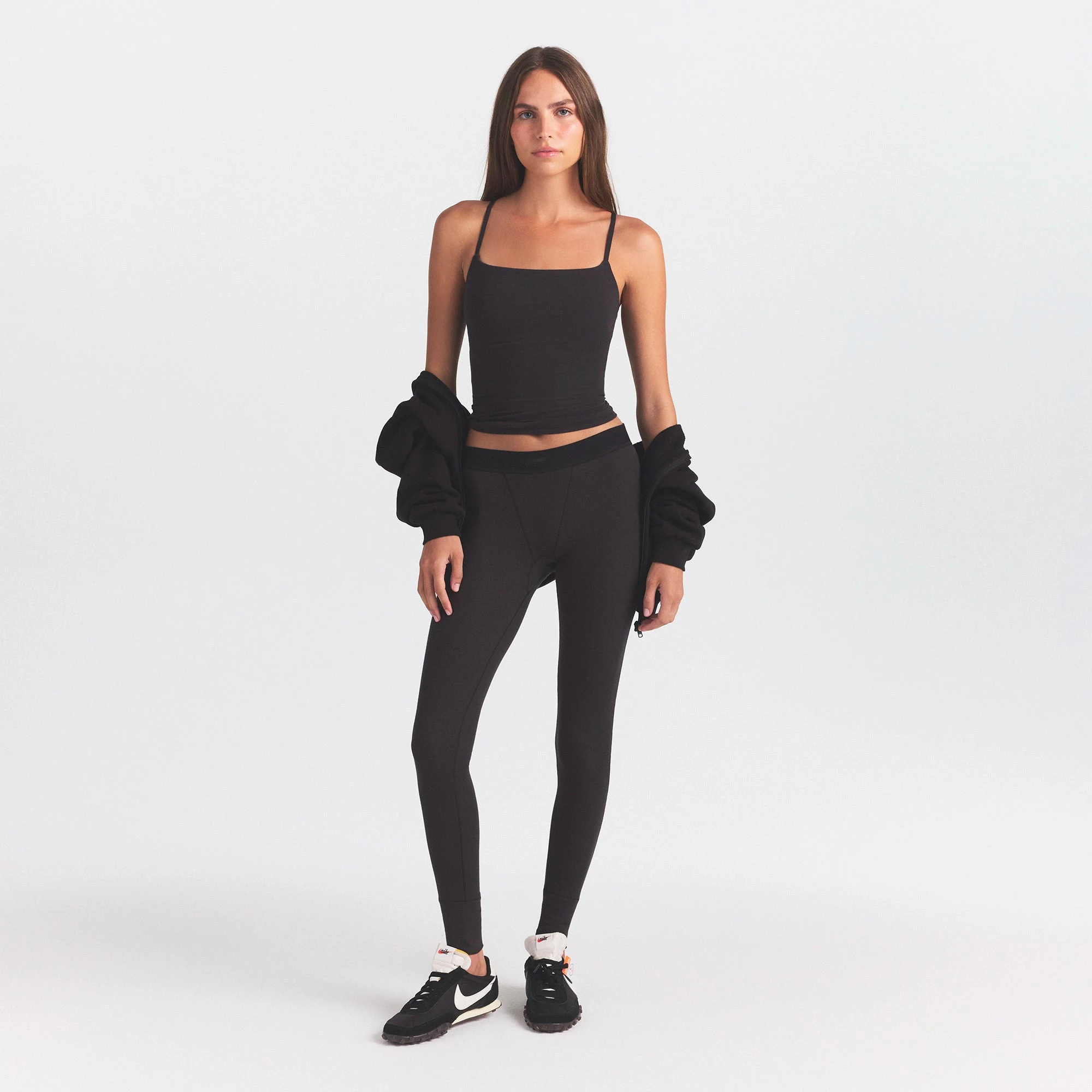 COTTON RIB MID RISE LEGGING | SOOT ON A MODEL FRONT VIEW @ | FOCUS: 0.0, 1.0, 0.9