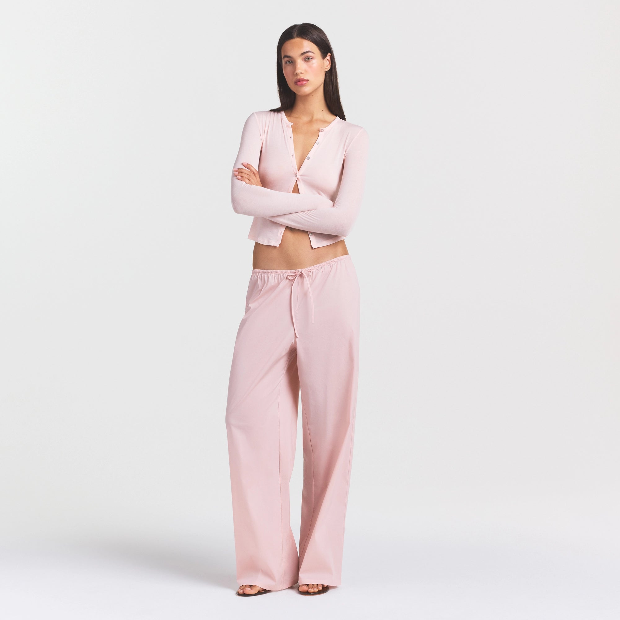 COTTON POPLIN PANT | DUSTY PINK ON A MODEL FRONT VIEW @ | FOCUS: 0.0, 1.0, 0.9