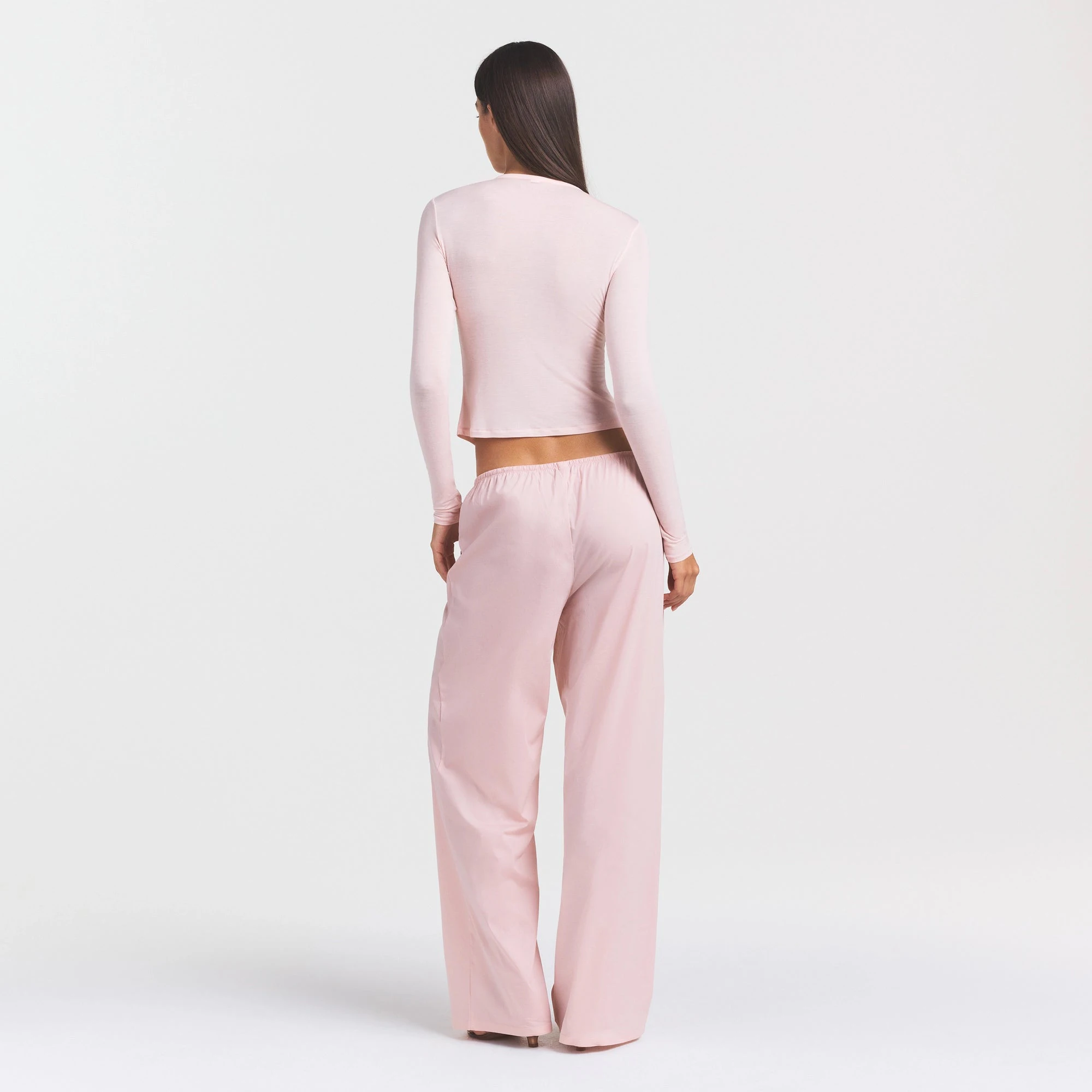 COTTON POPLIN PANT | DUSTY PINK ON A MODEL FRONT VIEW
