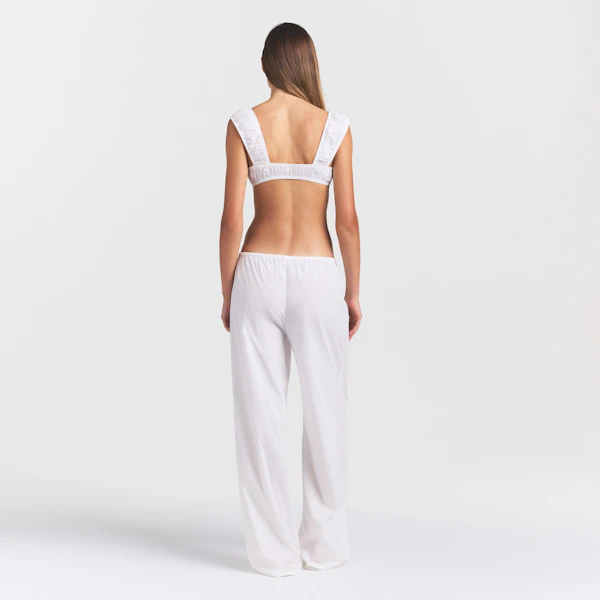 COTTON POPLIN PANT | SNOW ON A MODEL FRONT VIEW