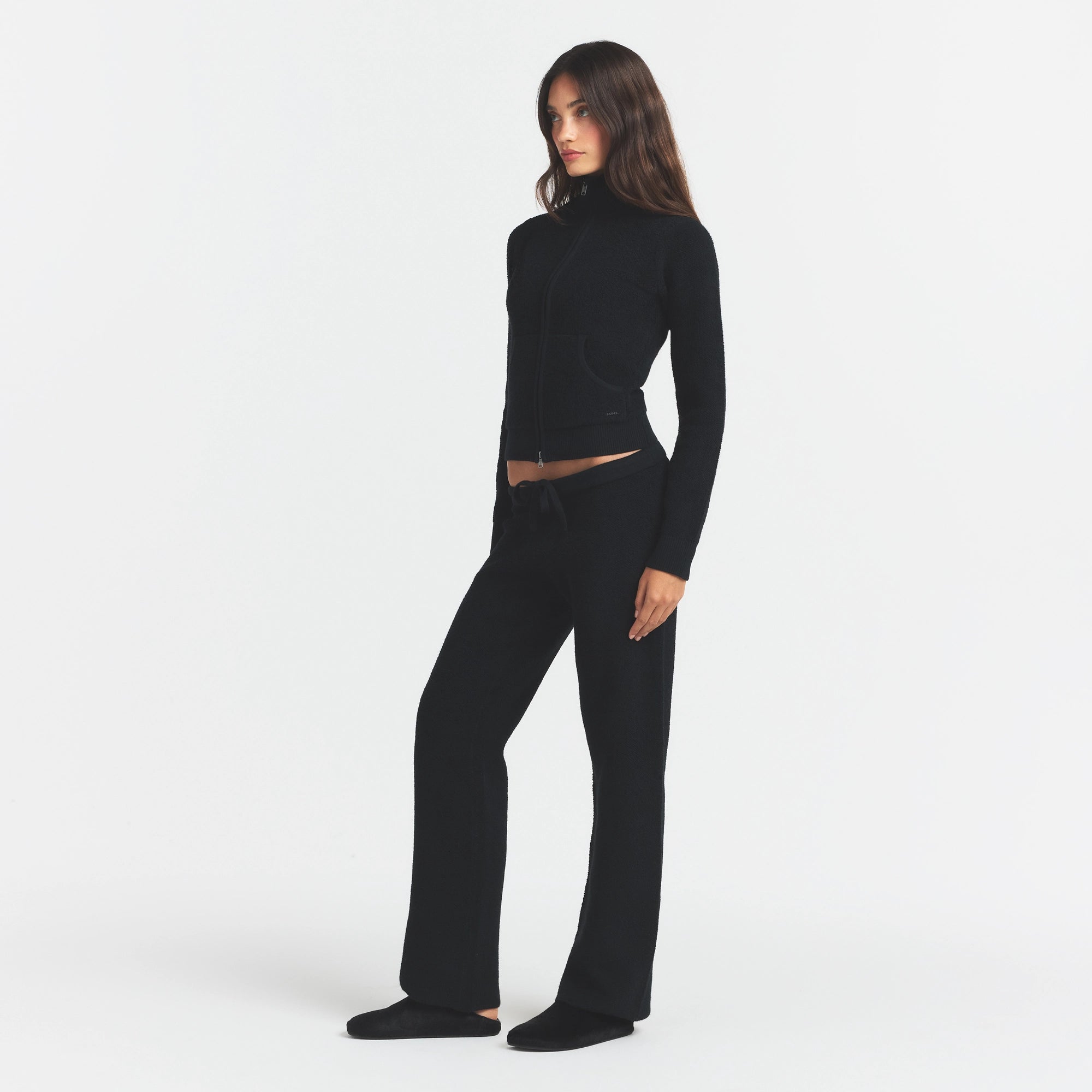 TEXTURED KNIT SHERPA PANT | ONYX ON A MODEL FRONT VIEW @ | FOCUS: 0.0, 1.0, 0.9