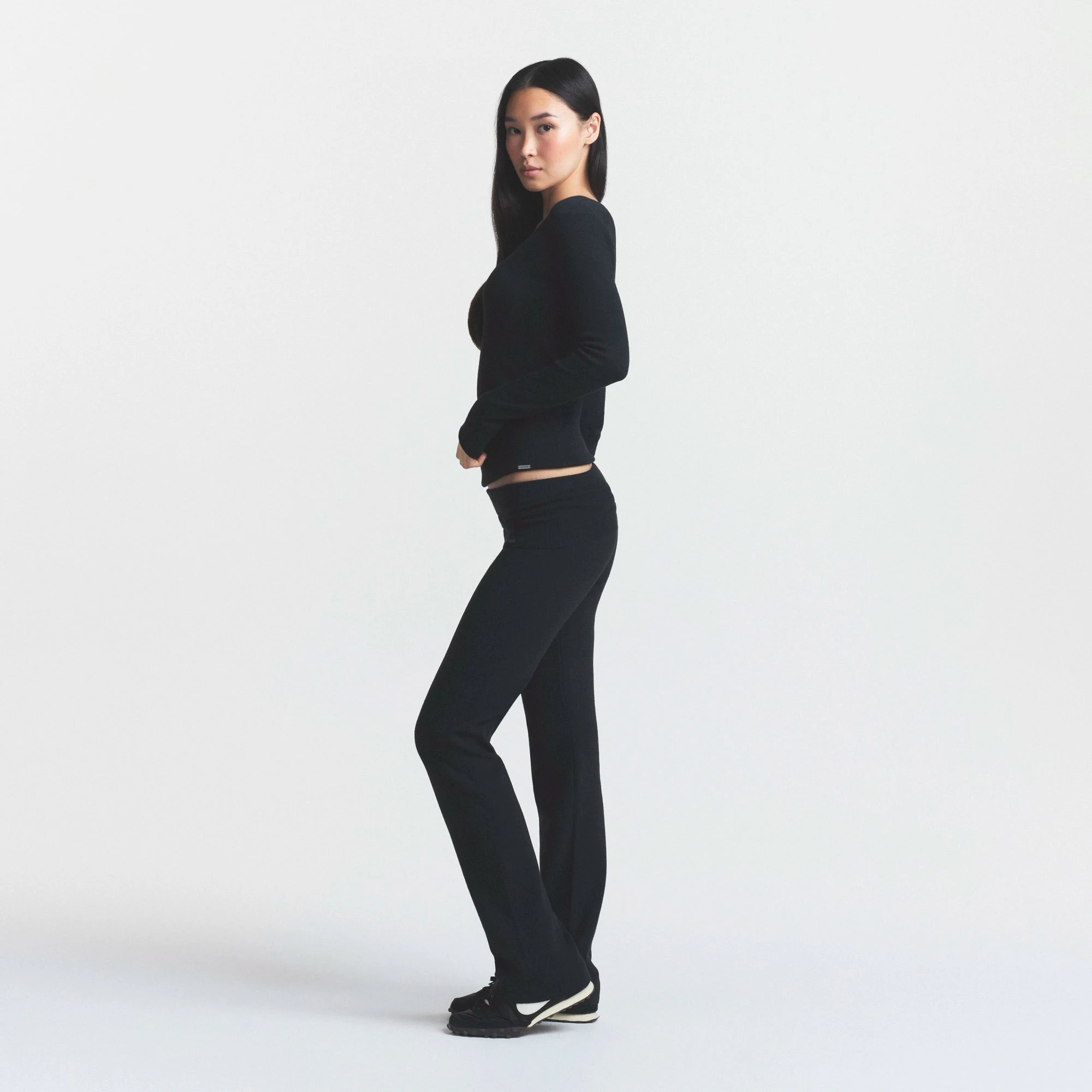 ESSENTIAL SWEATERS FOLDOVER PANT | ONYX & LAYS FLAT ON A WHITE BACKGROUND | FLT @ | FOCUS: 0.0, 1.0, 0.9