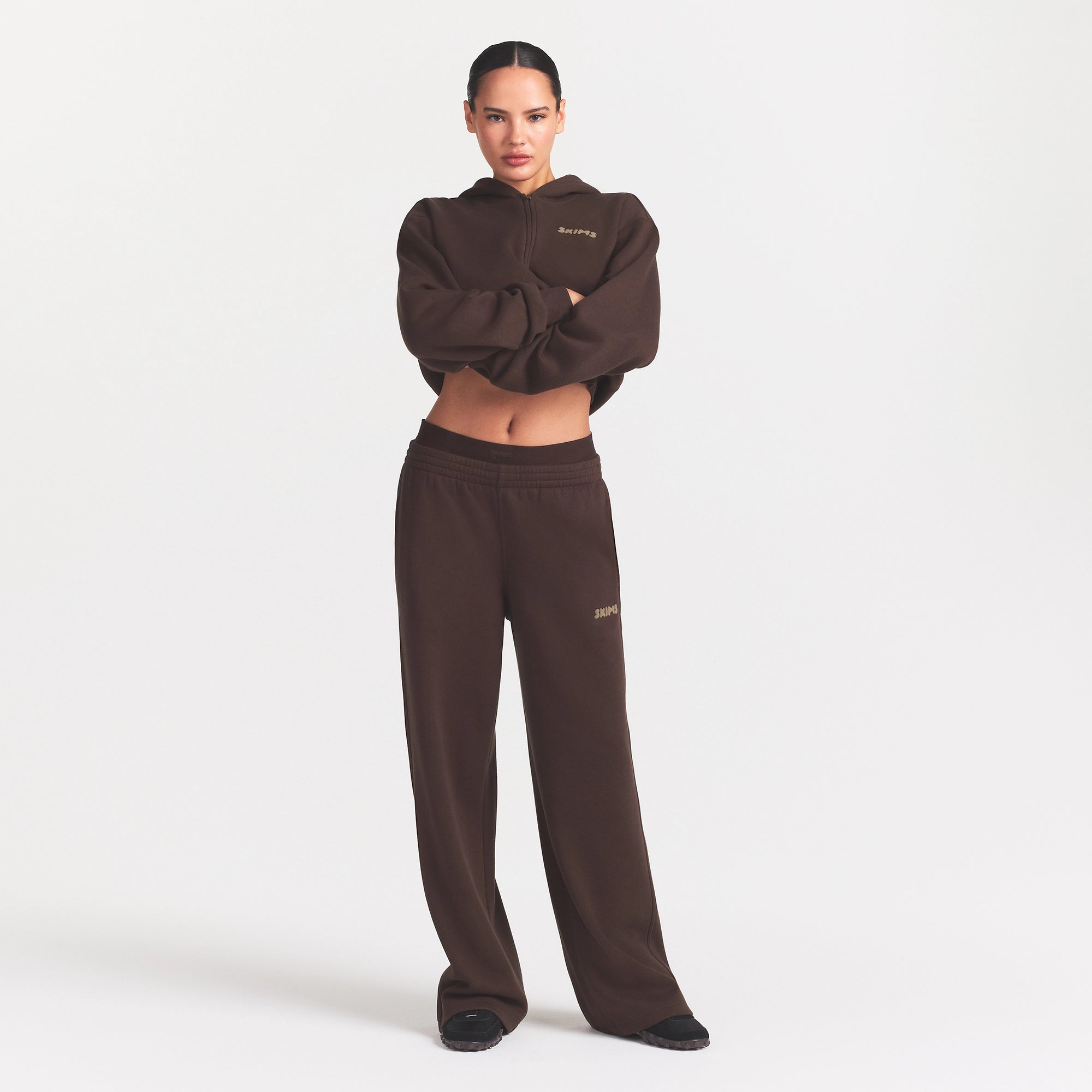COTTON FLEECE DOUBLE WAISTBAND PANT WITH EMBOSSED LOGO | ESPRESSO & LAYS FLAT ON A WHITE BACKGROUND | FLT