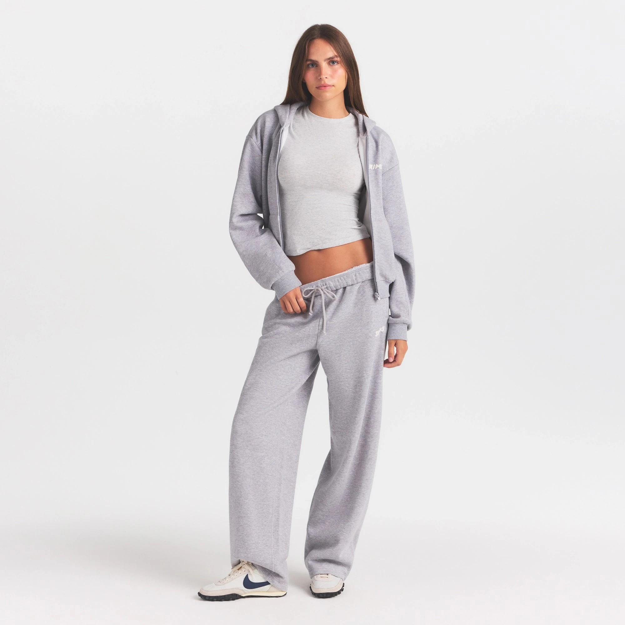 COTTON FLEECE STRAIGHT LEG PANT WITH EMBOSSED LOGO | HEATHER GREY FRONT FACING @ | FOCUS: 0.0, 1.0, 0.9