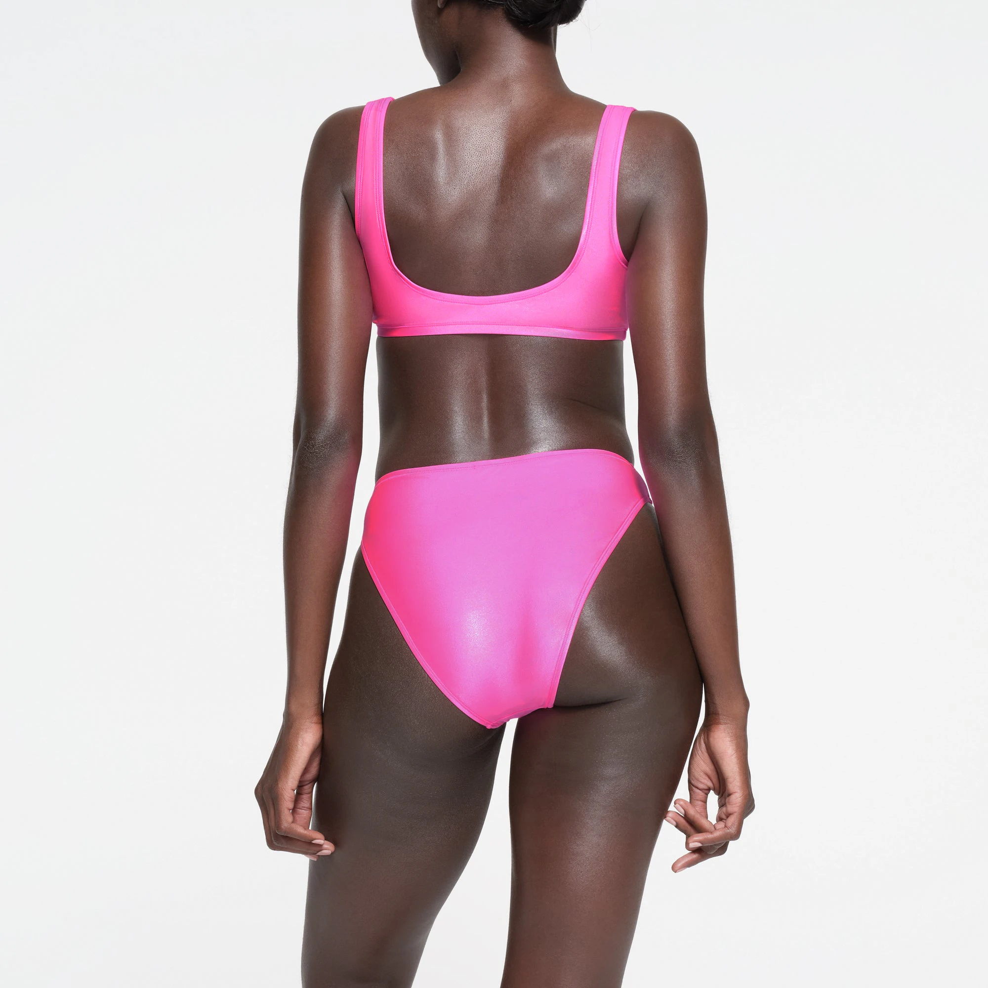 SHINE SWIM SCOOP NECK BIKINI TOP | TAFFY ON A MODEL BACK VIEW