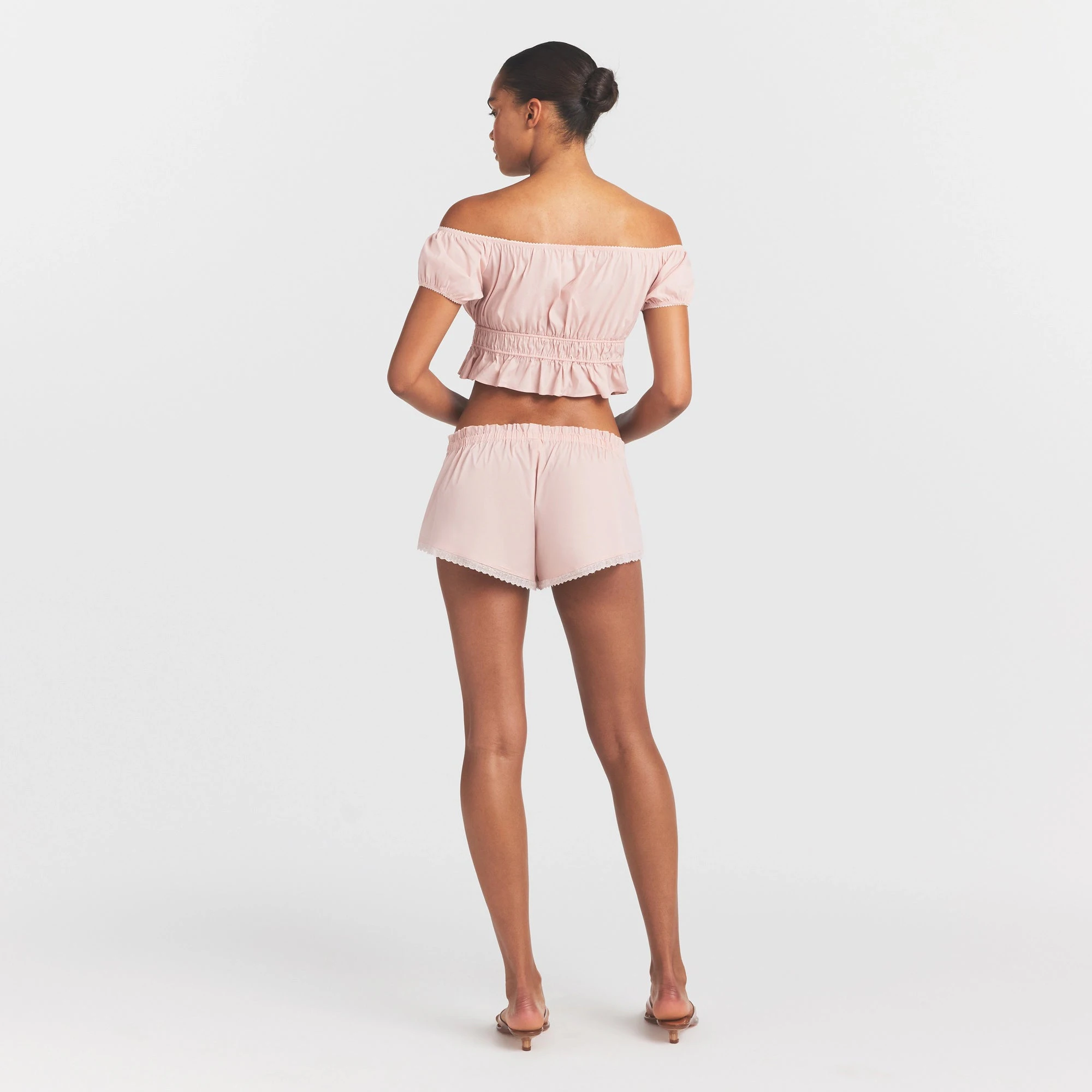 COTTON POPLIN SHORT | DUSTY PINK ON A MODEL FRONT VIEW @ | FOCUS: 0.0, 1.0, 0.9