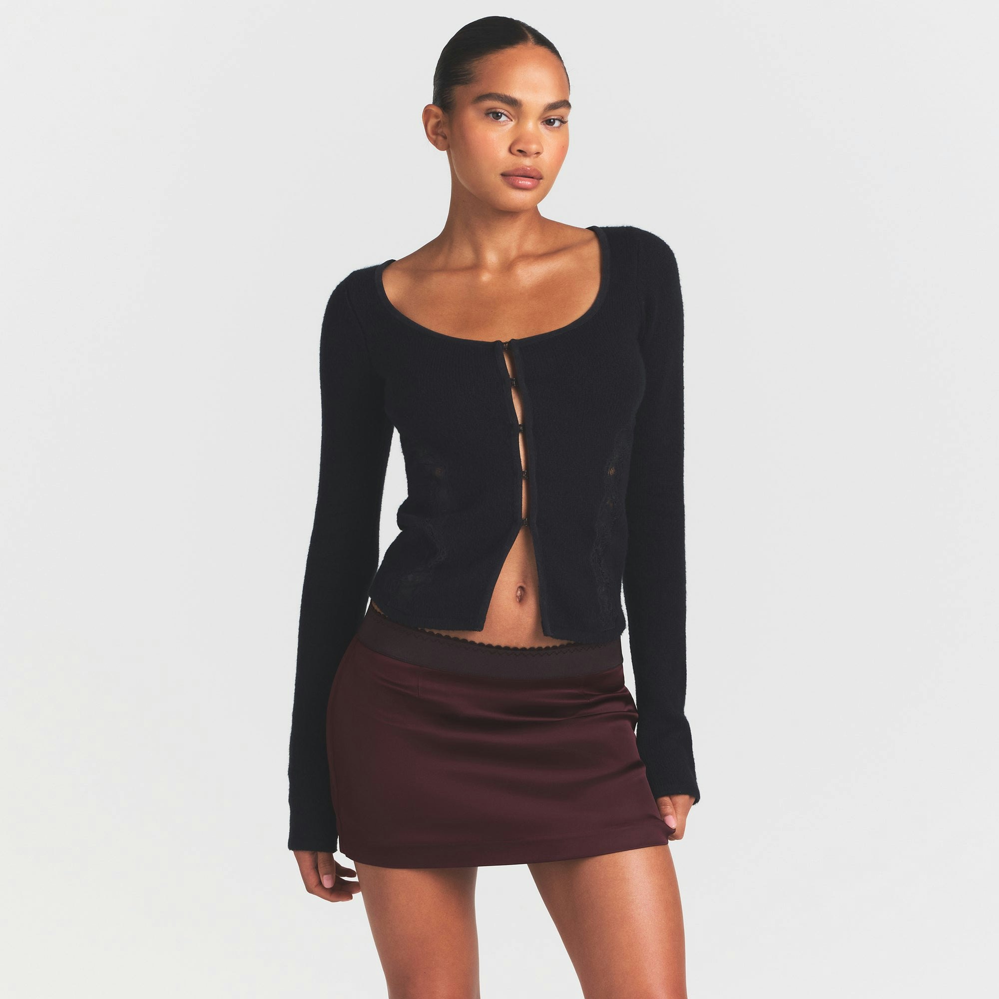 SATIN MINI SKIRT | CURRANT ON A MODEL SIDE VIEW @ | FOCUS: 0.0, 1.0, 0.9