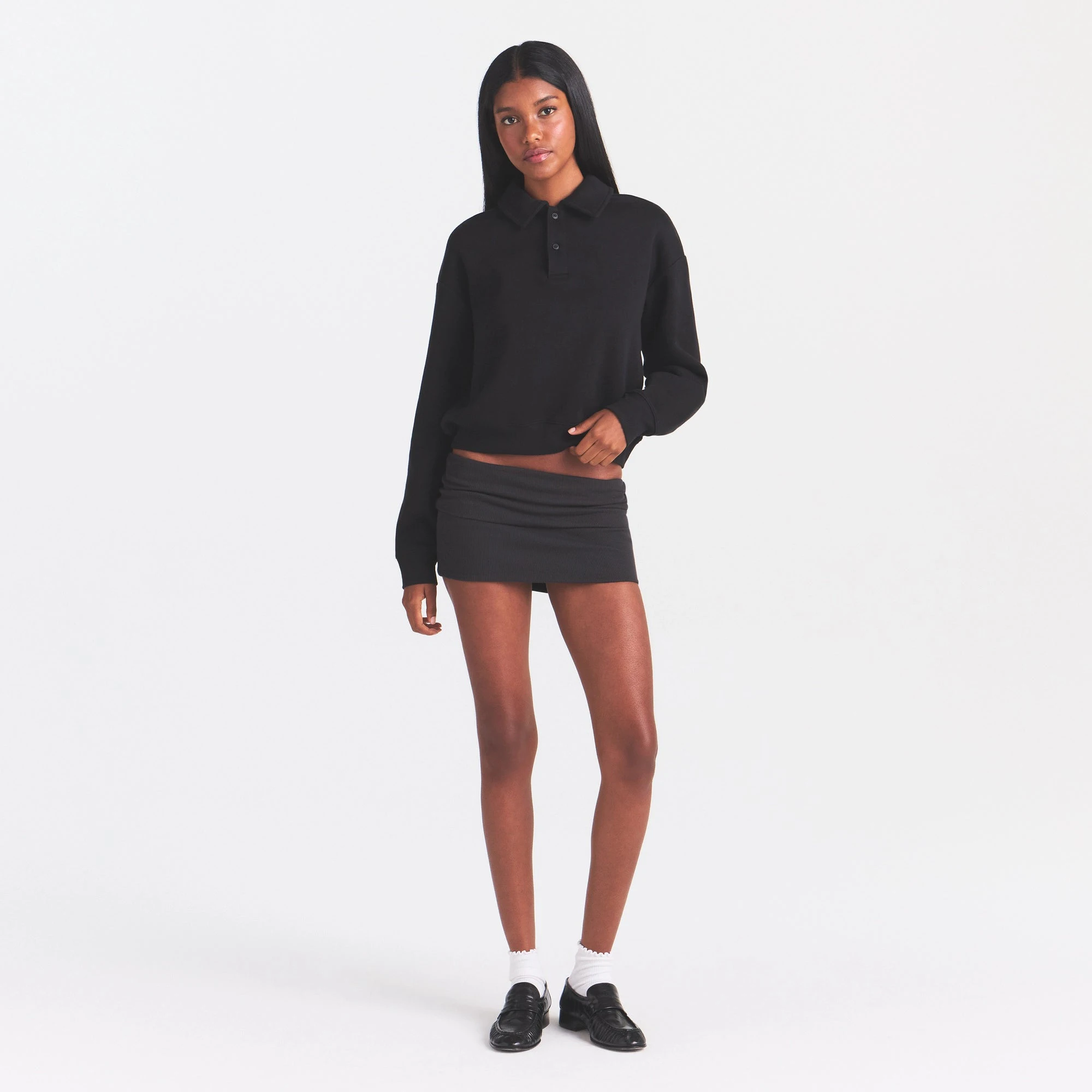 COTTON RIB FOLDOVER MINI SKIRT | SOOT ON A MODEL | FOCUS: 0.0, 1.0, 0.9