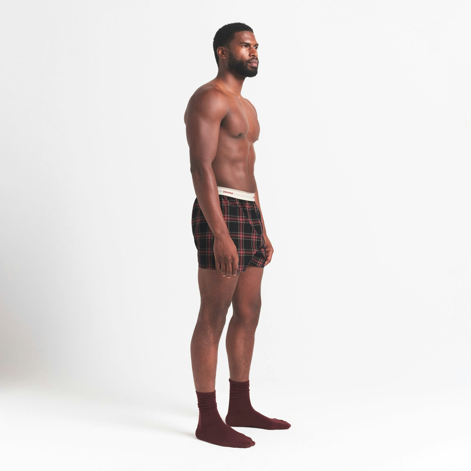 COTTON POPLIN MENS LOGO BAND BOXER | ASH RED PLAID ON A MODEL FRONT VIEW @ | FOCUS: 0.0, 1.0, 0.9