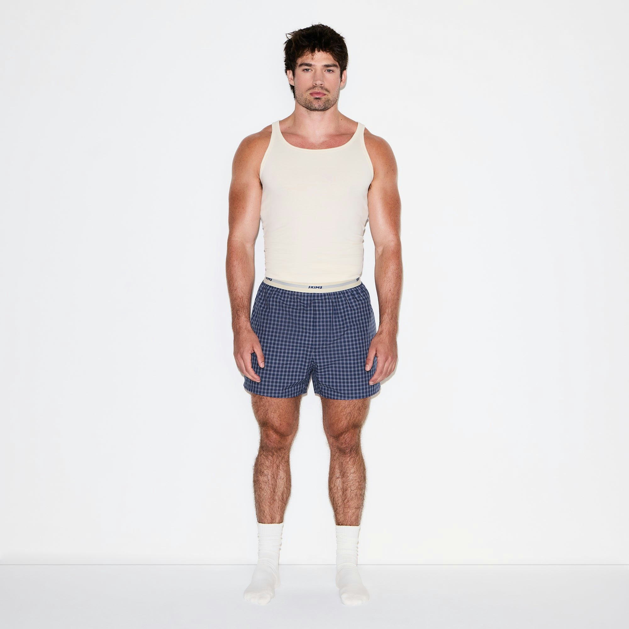 COTTON POPLIN MENS LOGO BAND BOXER | NAVY CHECK ON A MODEL FRONT VIEW @ | FOCUS: 0.0, 1.0, 0.9