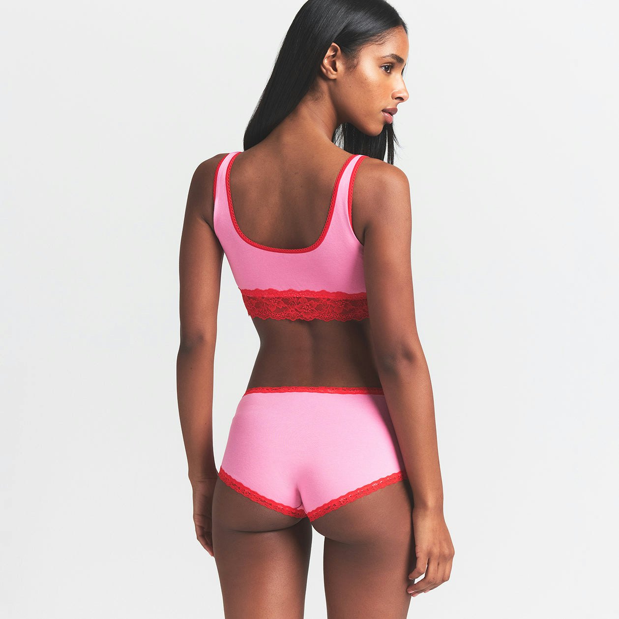 LIGHTWEIGHT COTTON LACE BOY SHORT | CARNATION CONTRAST ON A MODEL BACK VIEW @ | FOCUS: 0.0, 1.0, 0.9