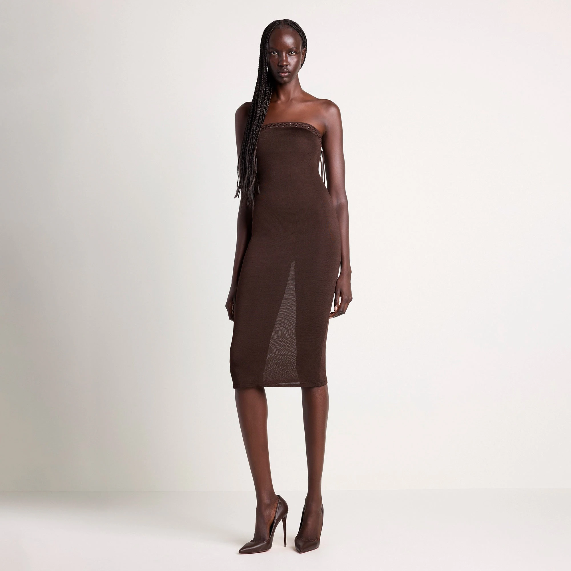 LUDOVIC DE SAINT SERNIN X SKIMS REFINED KNIT STRAPLESS DRESS | COCOA ON A MODEL FRONT VIEW @ | FOCUS: 0.0, 1.0, 0.9