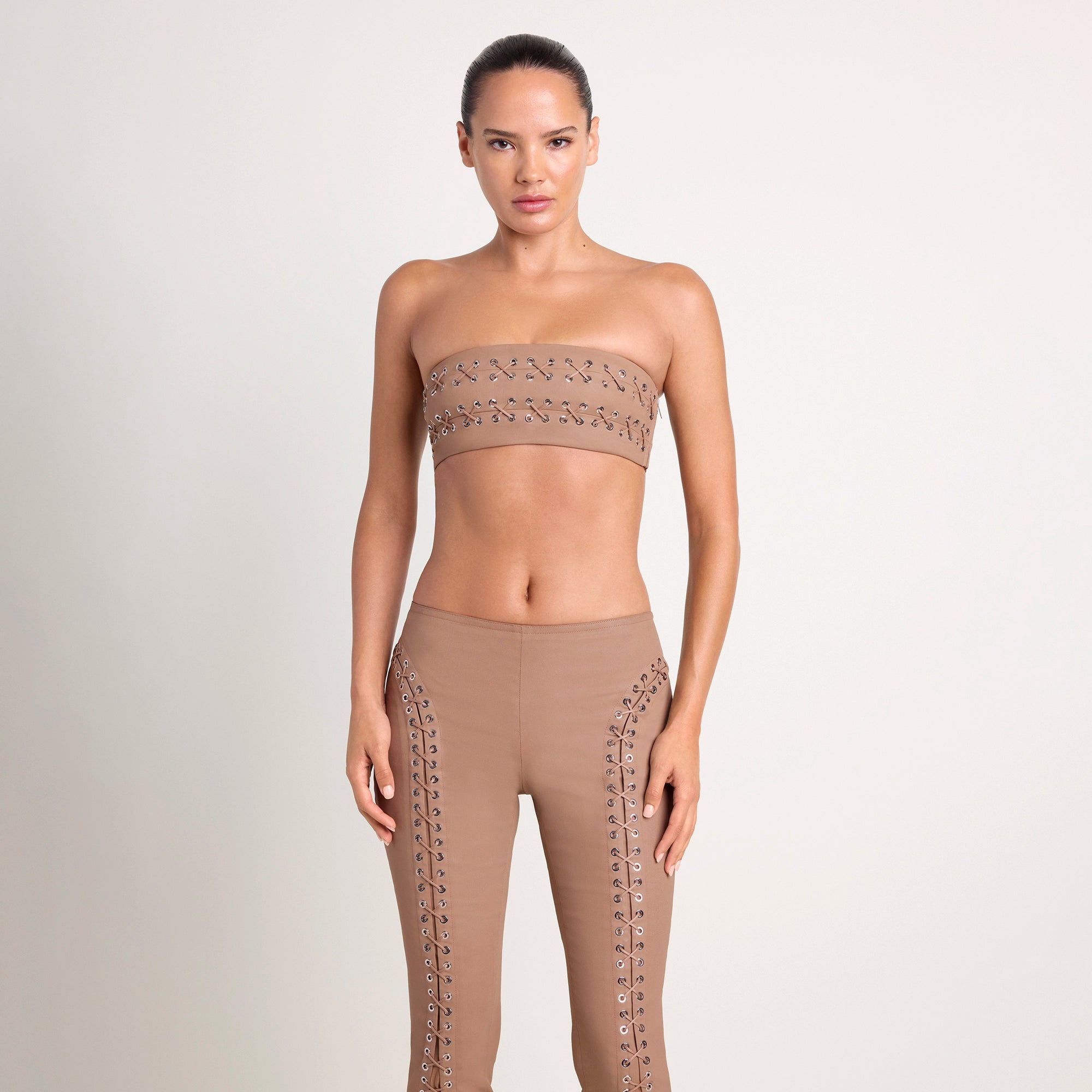LUDOVIC DE SAINT SERNIN X SKIMS WAXED COTTON BANDEAU | SIENNA ON A MODEL SIDE VIEW @ | FOCUS: 0.0, 1.0, 0.9