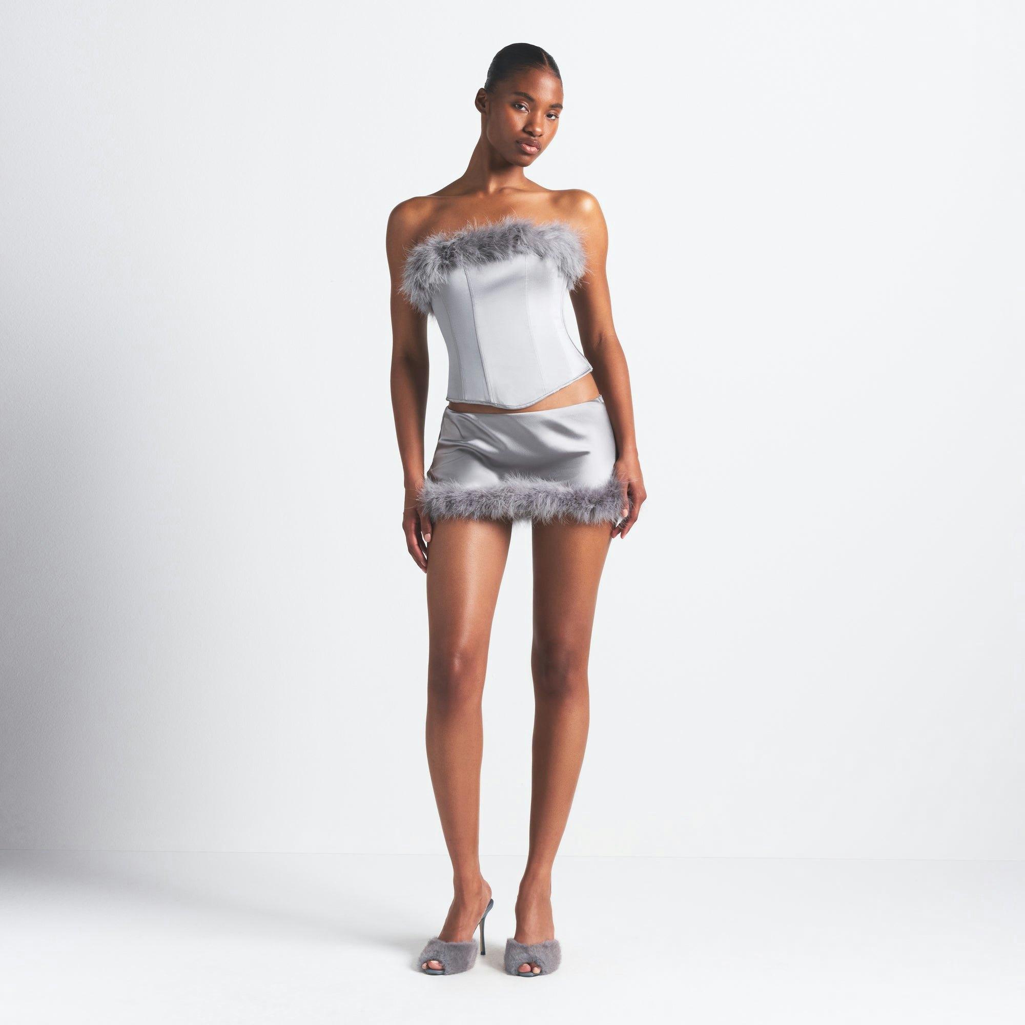 SILK FEATHER TRIM CORSET | MIRROR ON A MODEL FRONT VIEW @ | FOCUS: 0.0, 1.0, 0.9