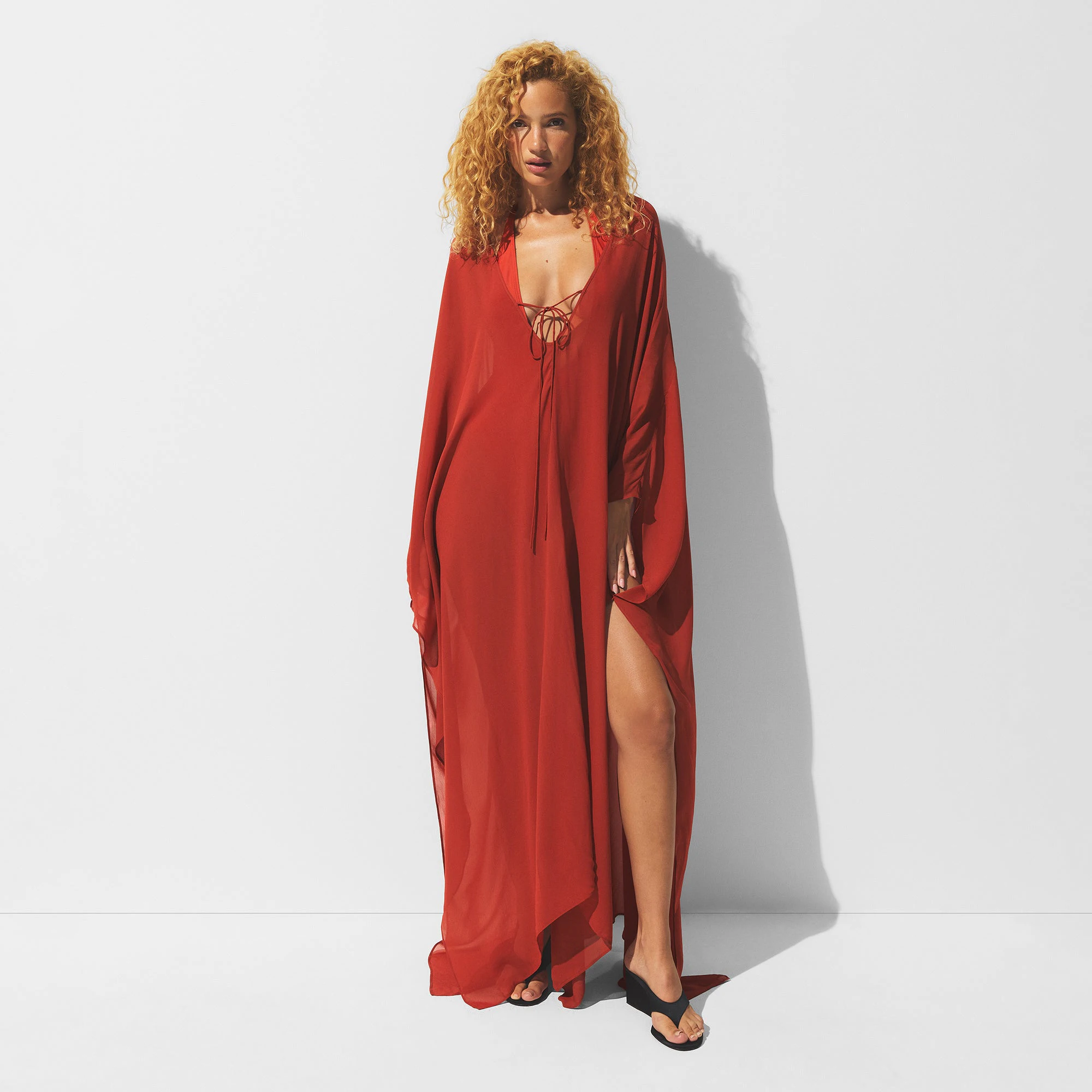MINIMAL SWIM COVER UP LONG KAFTAN | AUBURN ON A MODEL FRONT VIEW | FOCUS: 0.0, 1.0, 0.9