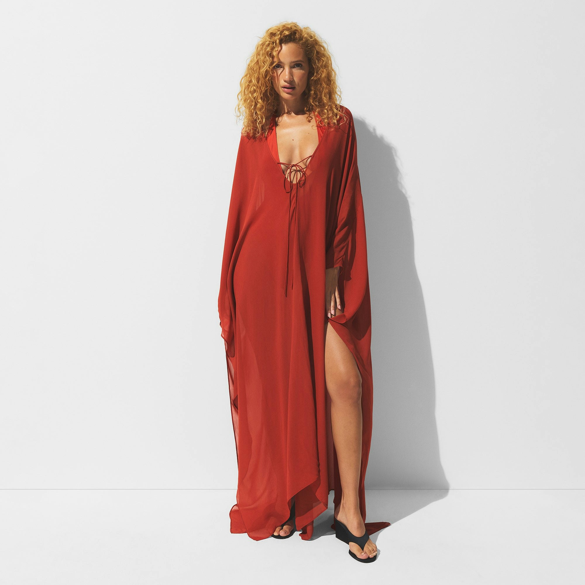 MINIMAL SWIM COVER UP LONG KAFTAN | AUBURN ON A MODEL FRONT VIEW | FOCUS: 0.0, 1.0, 0.9