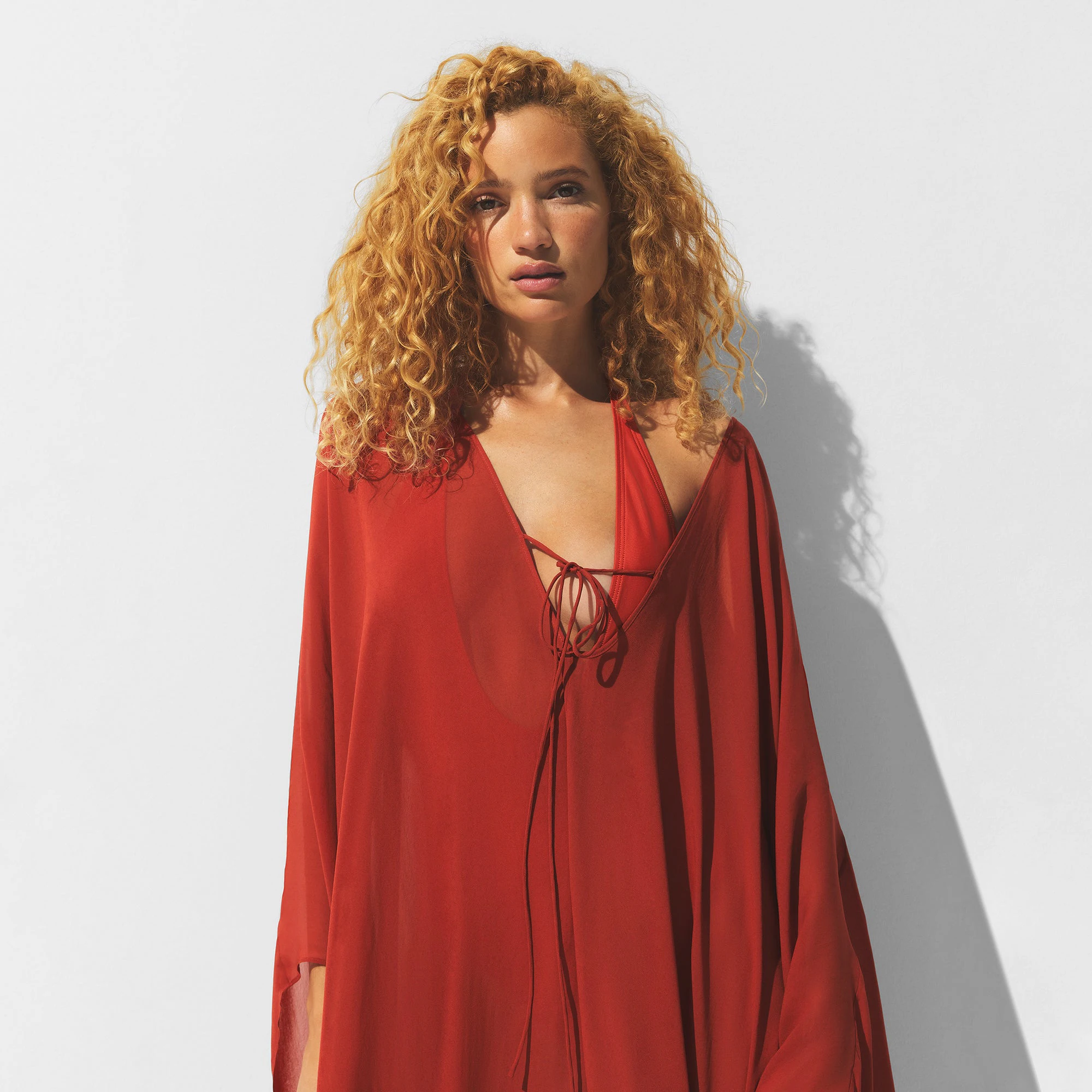 MINIMAL SWIM COVER UP LONG KAFTAN | AUBURN ON A MODEL FRONT VIEW | FOCUS: 0.0, 1.0, 0.9