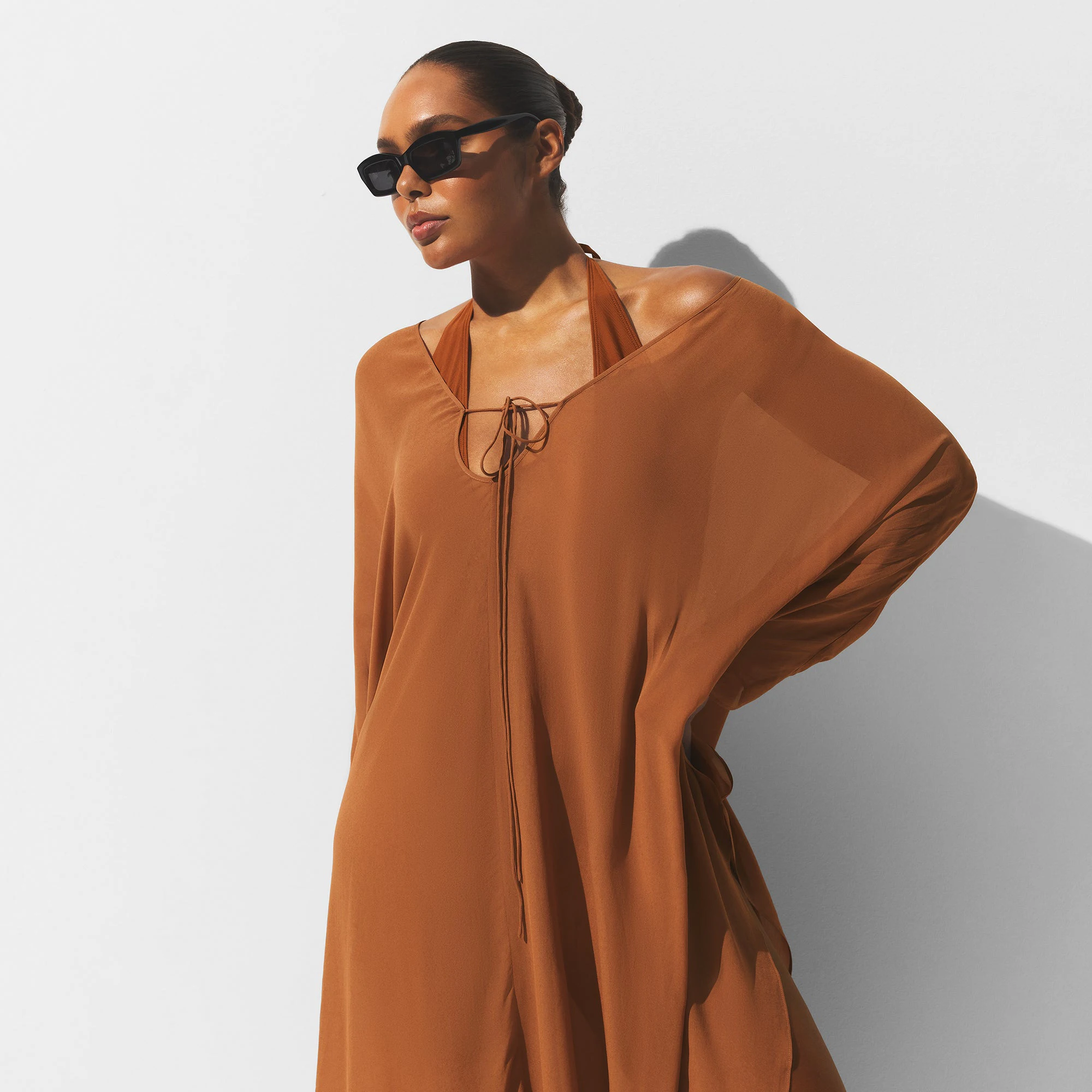 MINIMAL SWIM COVER UP LONG KAFTAN | CHESTNUT ON A MODEL FRONT VIEW | FOCUS: 0.0, 1.0, 0.9