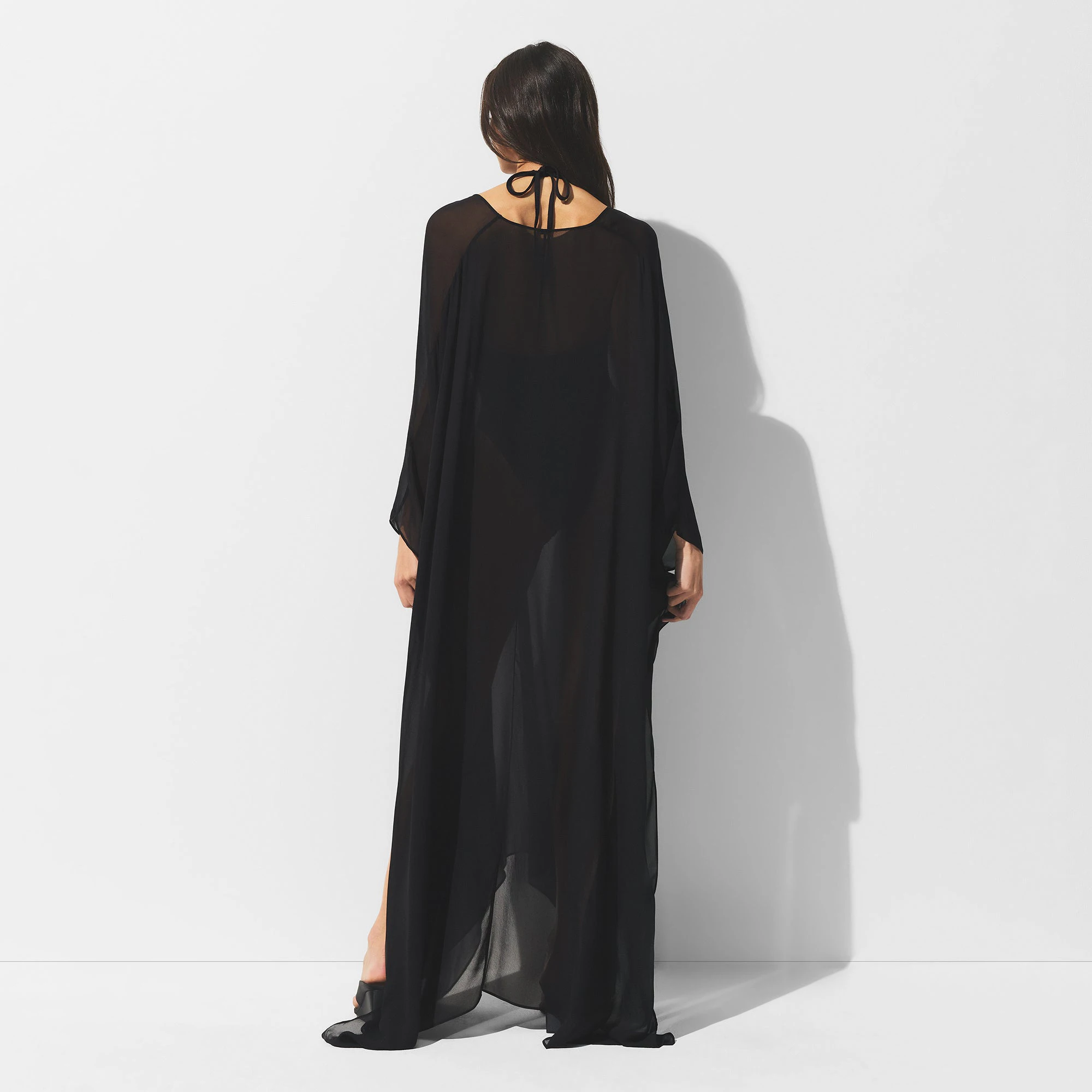 MINIMAL SWIM COVER UP LONG KAFTAN | OBSIDIAN ON A MODEL BACK VIEW | FOCUS: 0.0, 1.0, 0.9