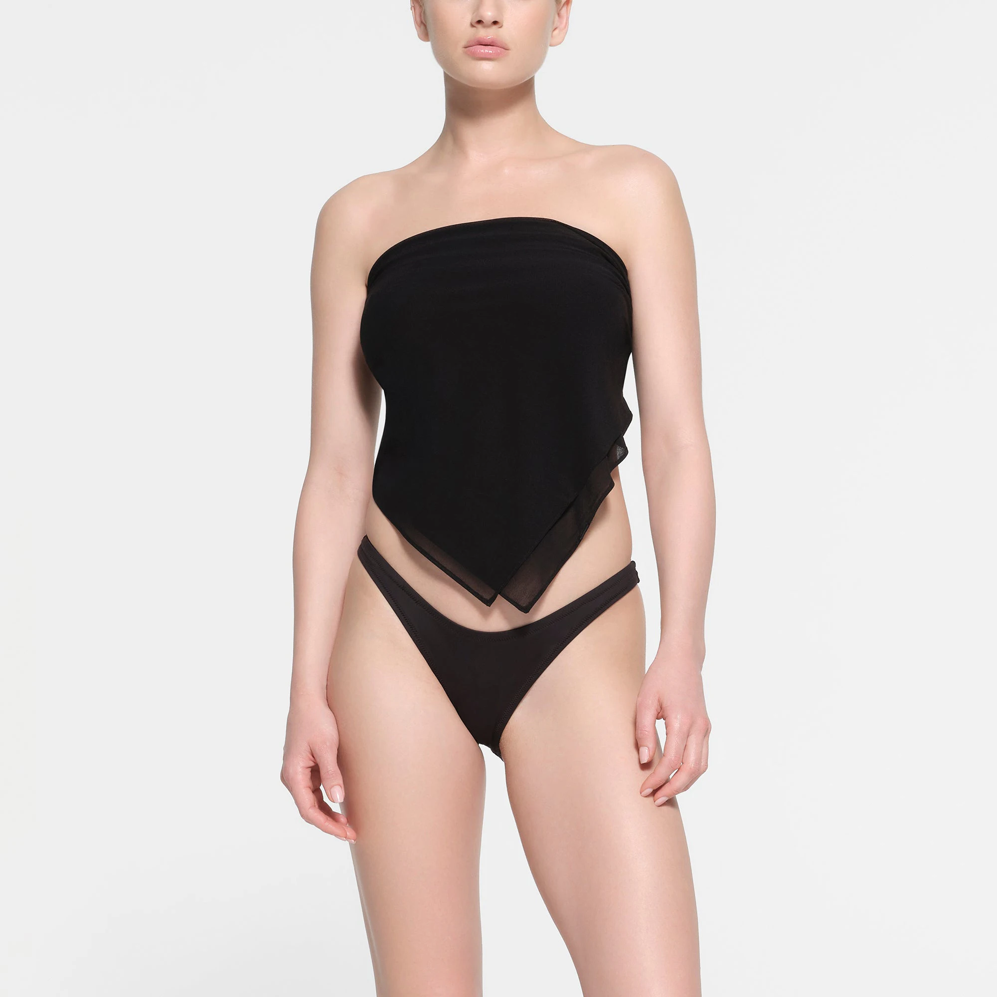 SUMMER MESH COVER UP HANDKERCHIEF TOP | ONYX ON A MODEL FRONT VIEW | FOCUS: 0.1, 0.9, 0.7