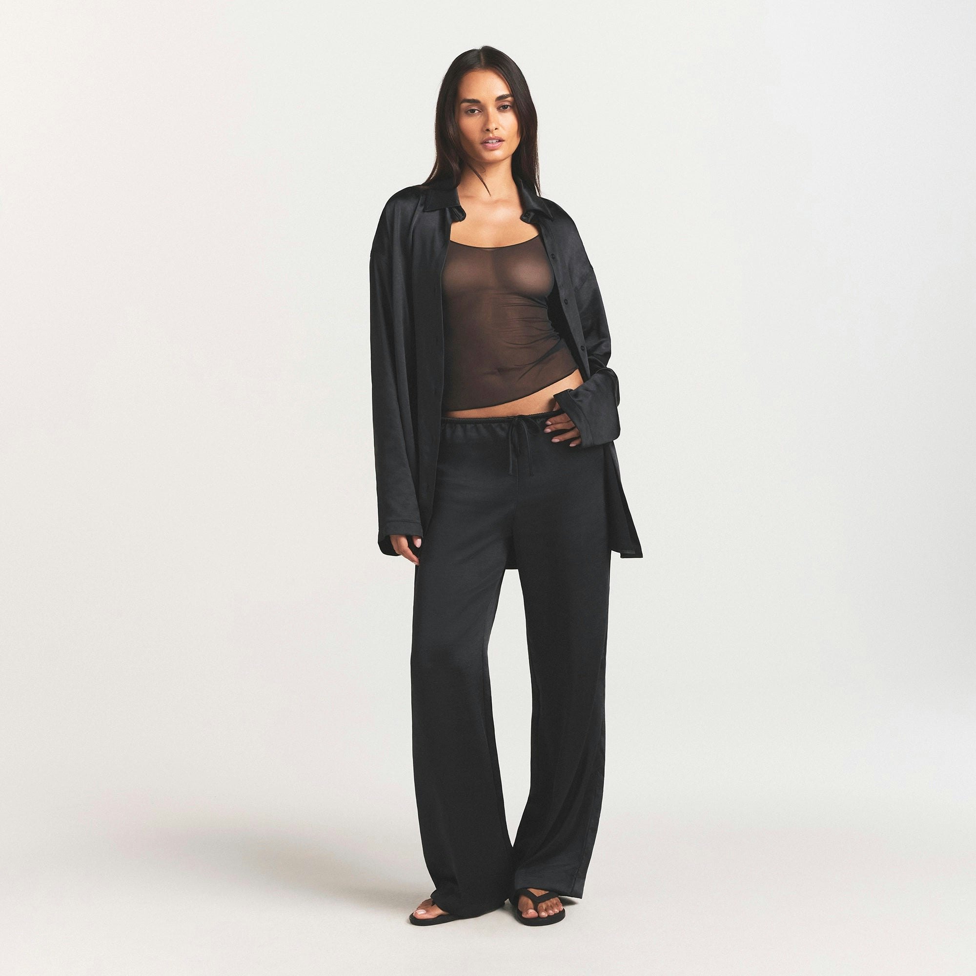 LIGHTWEIGHT SATIN STRAIGHT LEG PANT | OBSIDIAN ON A MODEL FRONT VIEW @ | FOCUS: 0.0, 1.0, 0.9
